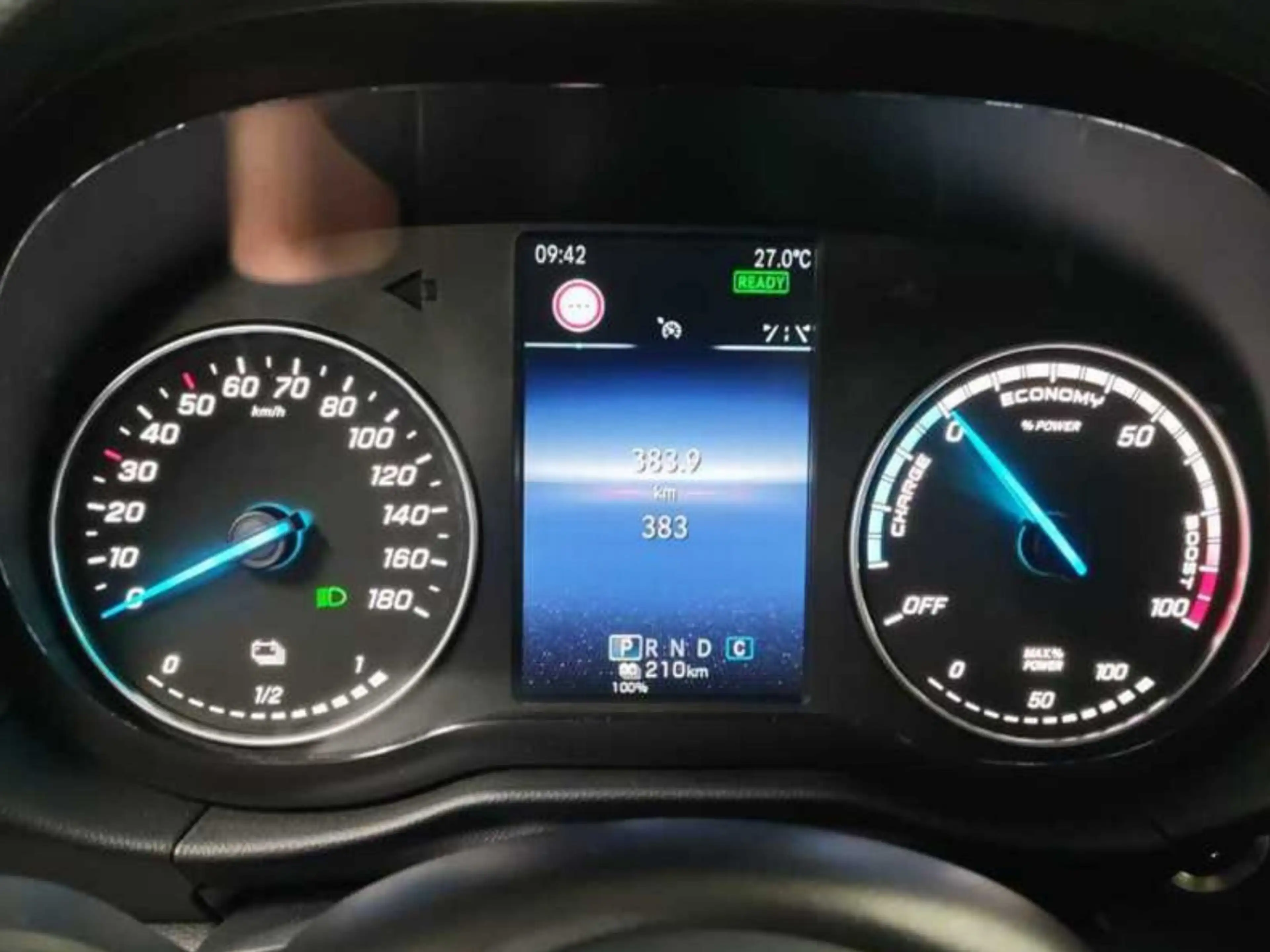 Mercedes-Benz EQT 200 Style Navi/WinterPkt LED Kamra MBUX KeyGo — photo 8