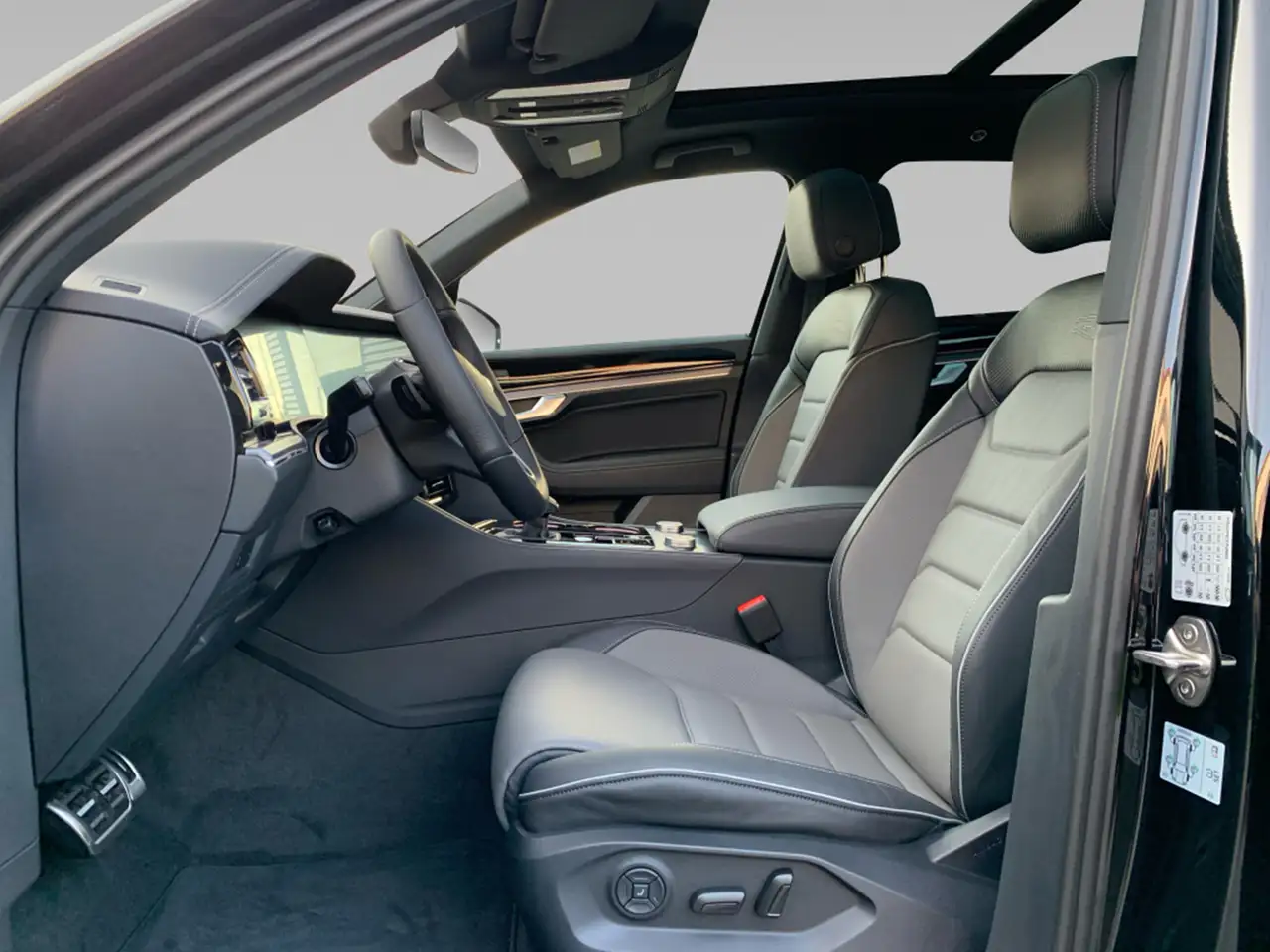 Volkswagen Touareg R-Line TDI NACHT*WANK*LUFT*STDHZ*LEDER 10