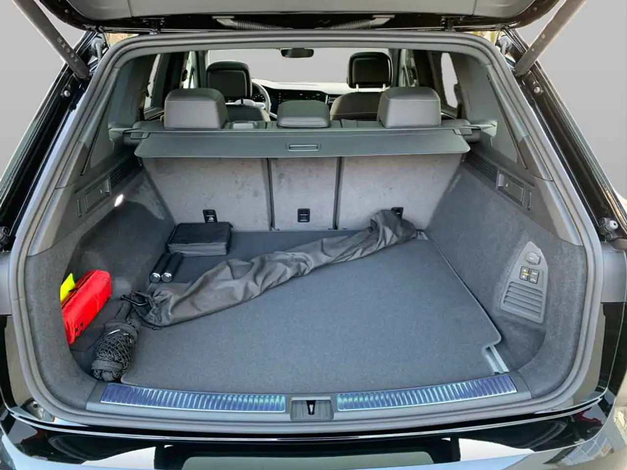 Volkswagen Touareg R-Line TDI NACHT*WANK*LUFT*STDHZ*LEDER 8