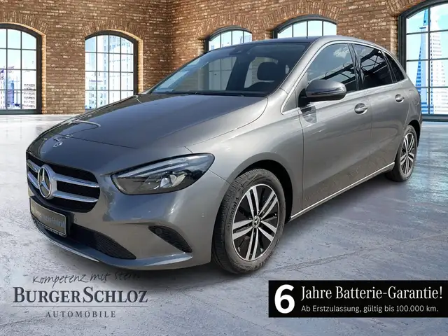 Mercedes-Benz B 250 e AUT Kam. KlimaA LED LM Navi PDC Pano SD