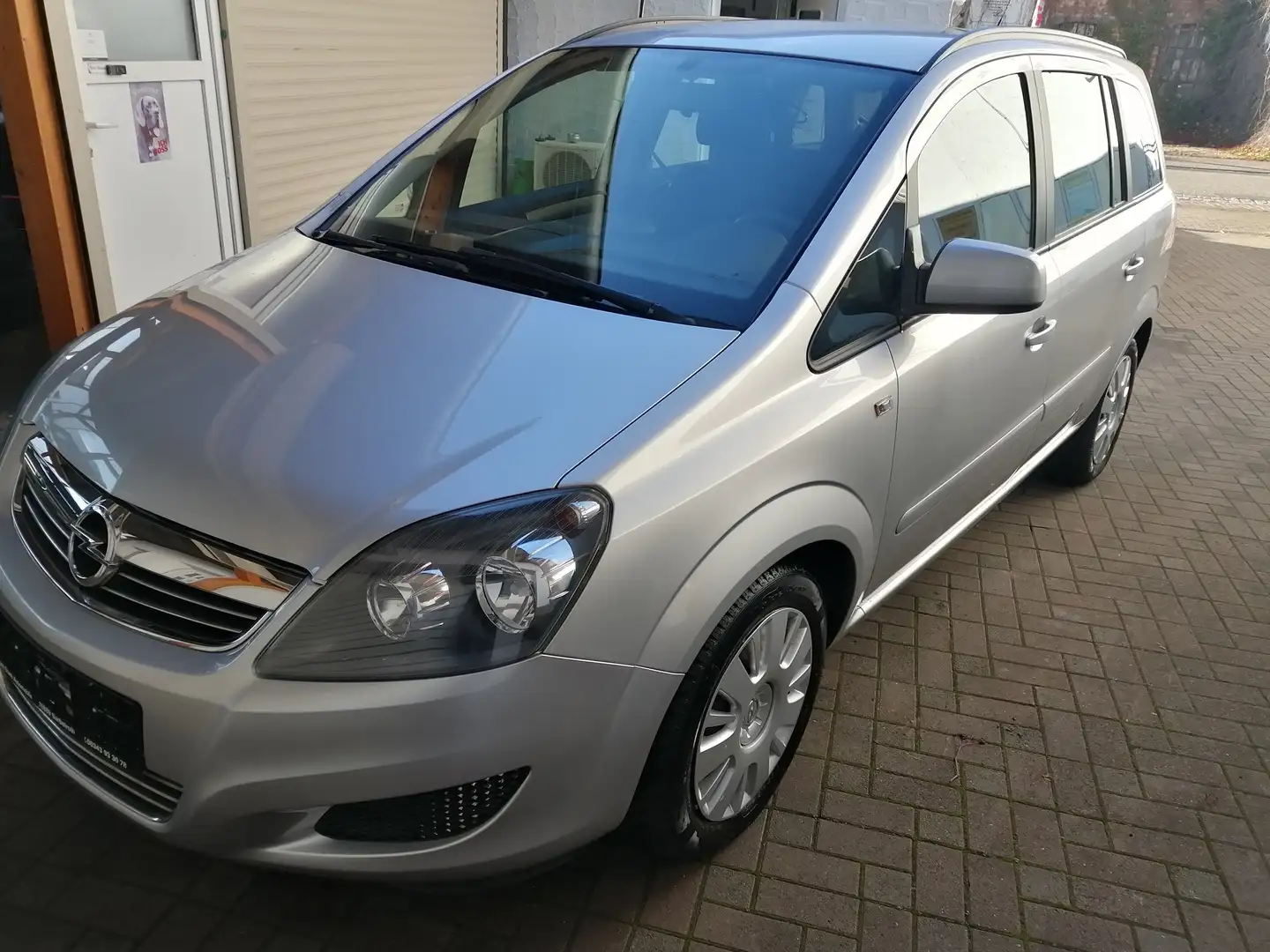 Opel Zafira Family "7-Sitzer+AHK+Klima+Tempomat" Gris - 2