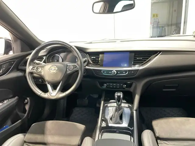 Opel Insignia view 9