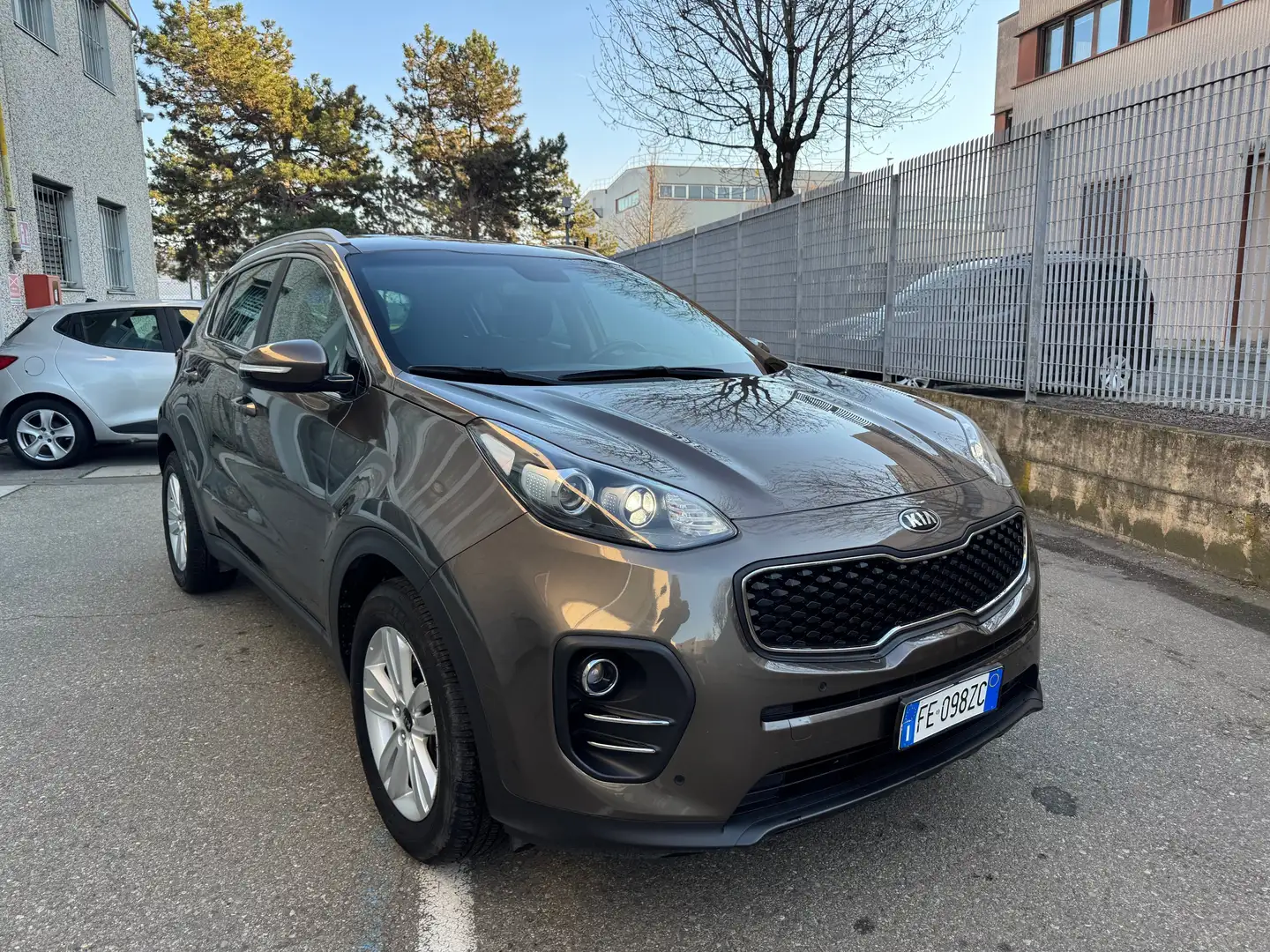 Kia Sportage 1.7 Crdi Class 115CV " OTTIMO PREZZO " Marrone - 2