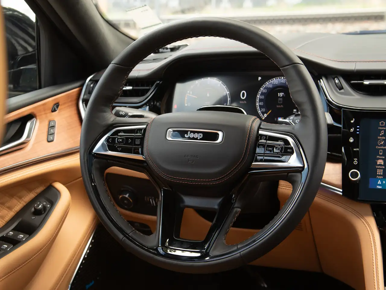 Jeep Grand Cherokee снимка Jeep Grand Cherokee