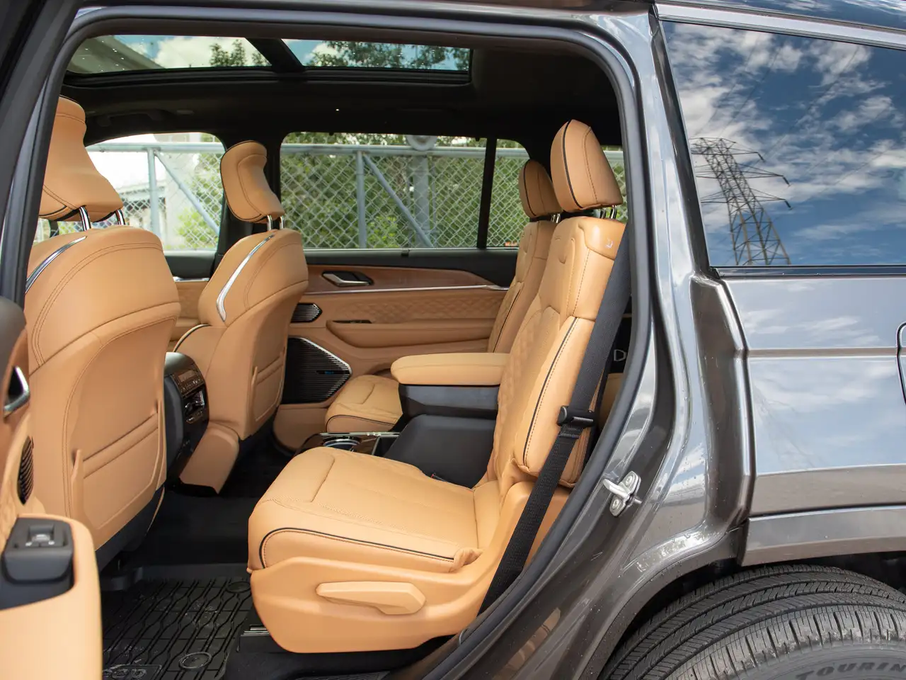 Jeep Grand Cherokee снимка Jeep Grand Cherokee