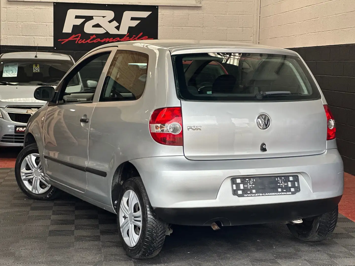 Volkswagen Fox Fox 1.2i iFox Plateado - 2