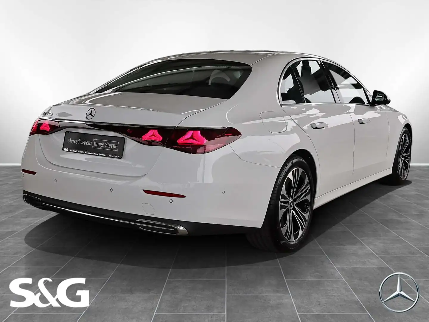 Mercedes-Benz E 220 d DISTRONIC+TOTWINKEL+CARPLAY+KEYLESS+19" Blanc - 2