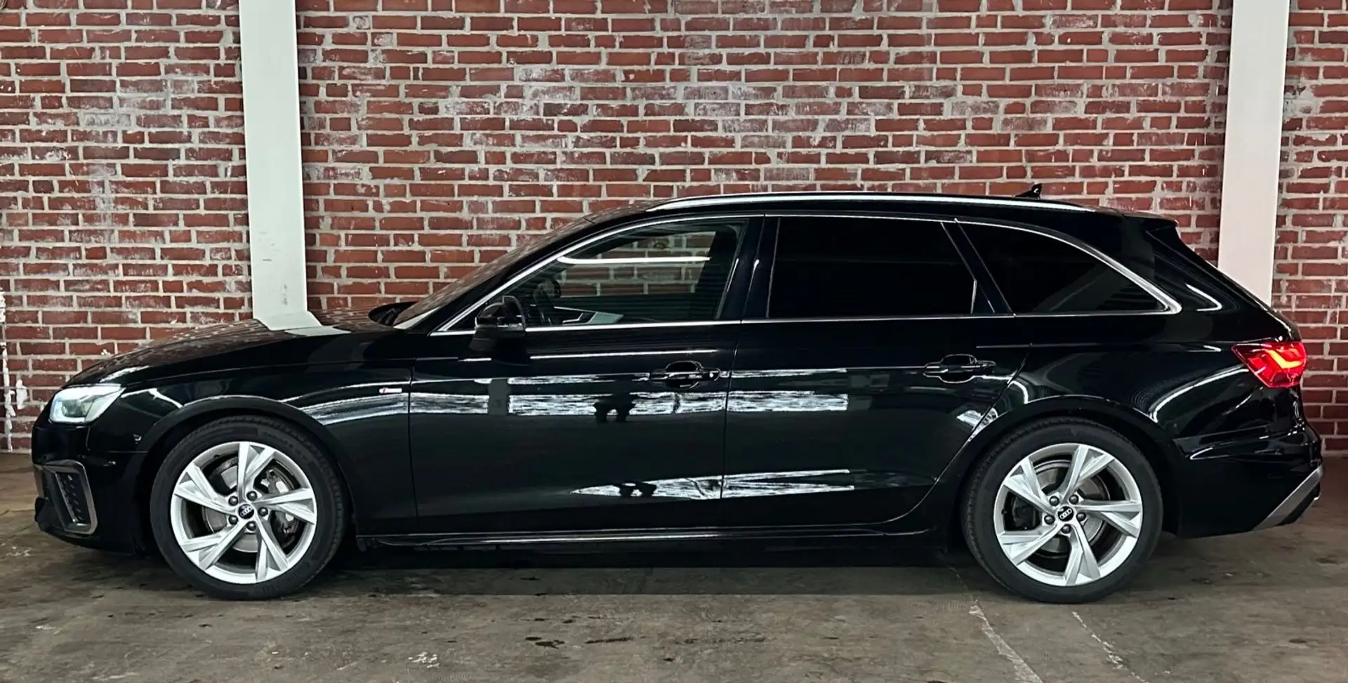 Audi A4 Avant 40 TDI 3x S-line/LED/ACC/AHK/Virtual Schwarz - 2