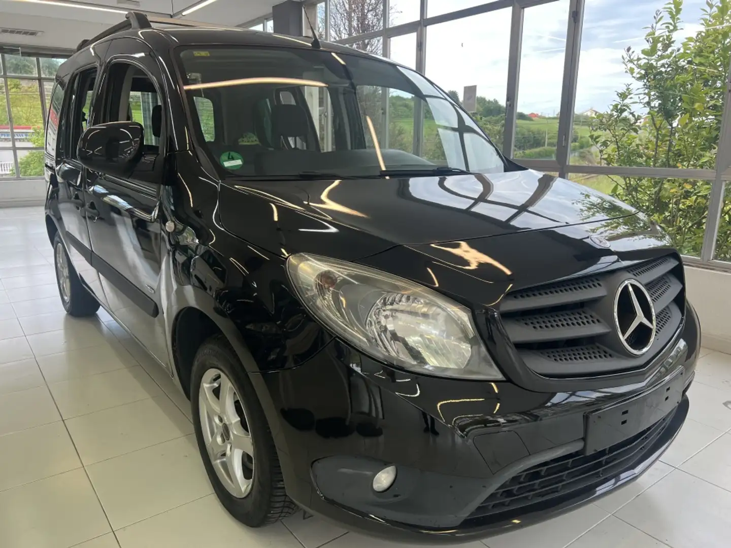 Mercedes-Benz Citan Tourer 111CDI Plus Zwart - 1