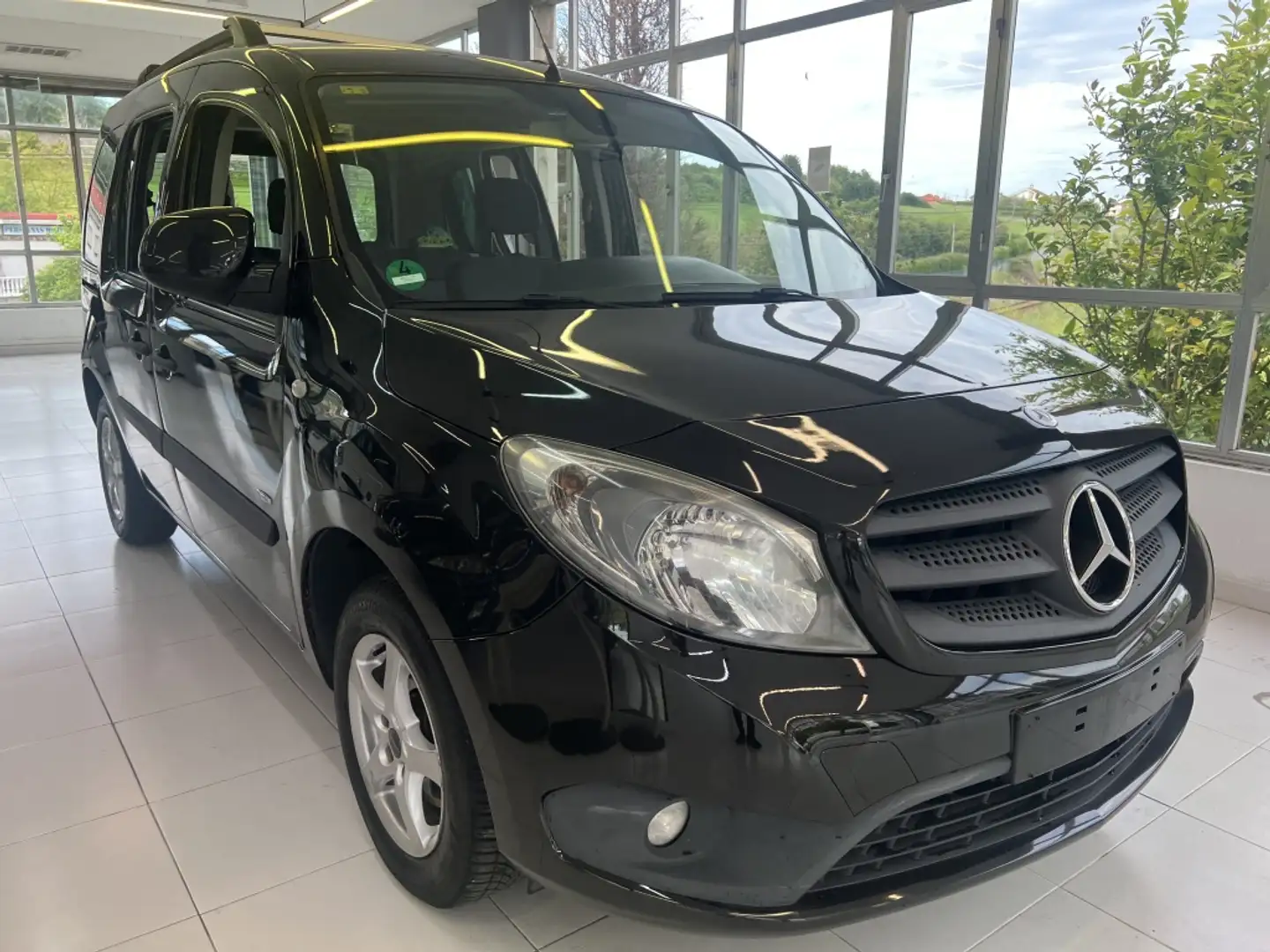 Mercedes-Benz Citan Tourer 111CDI Plus Zwart - 2