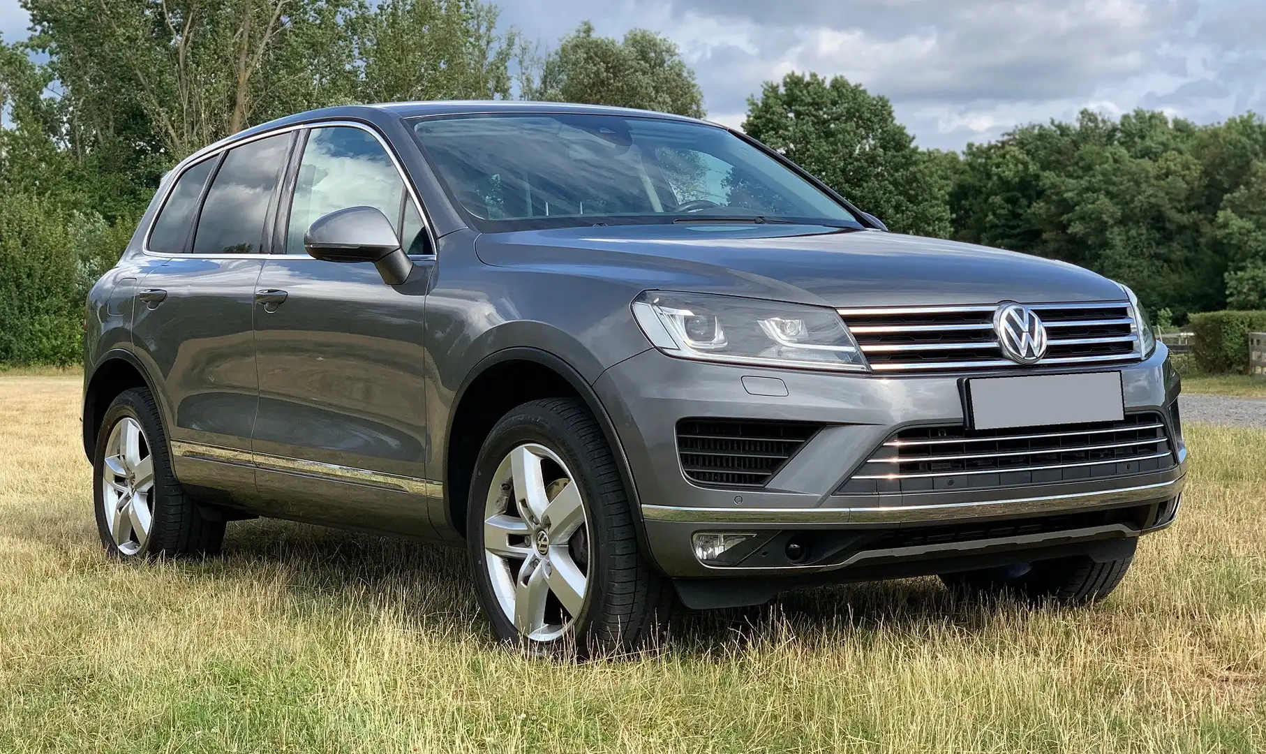 Volkswagen Touareg 3.0 V6 TDI * ACC * Kamera * AHK * LED Grau - 1