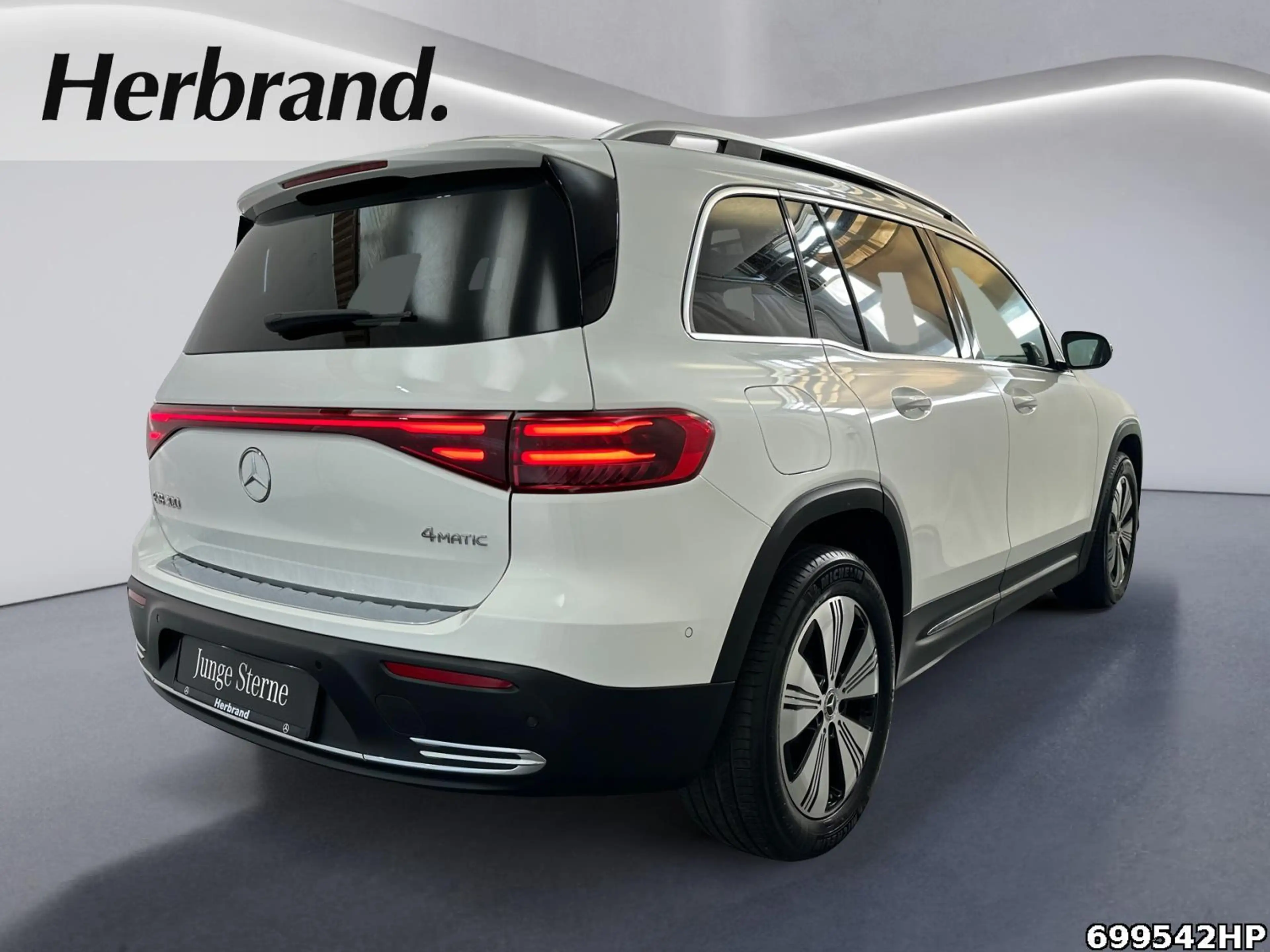Mercedes-Benz EQB 300 4M Progressive  Kamera LED Pano Ambiente — photo 3
