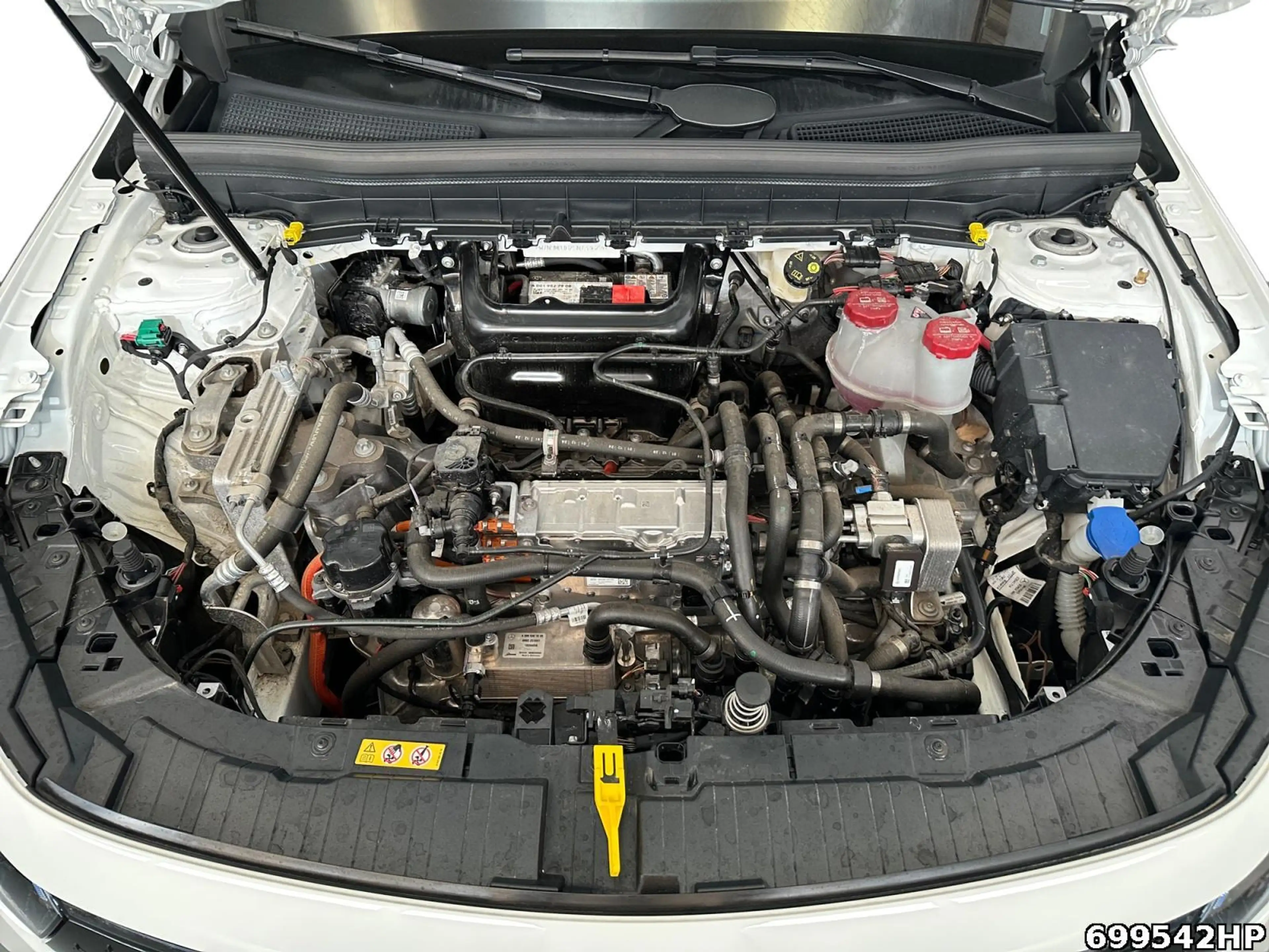 Mercedes-Benz EQB 300 4M Progressive  Kamera LED Pano Ambiente — photo 7