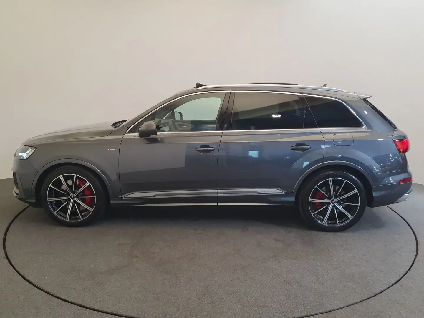 Audi Q7 55 eTFSI quattro S Line Panoramadak, Luchtvering, Grijs - 2