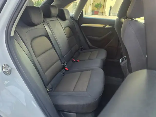 Audi Q3 view 11