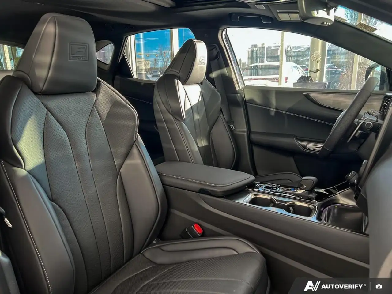 Lexus NX снимка Lexus NX