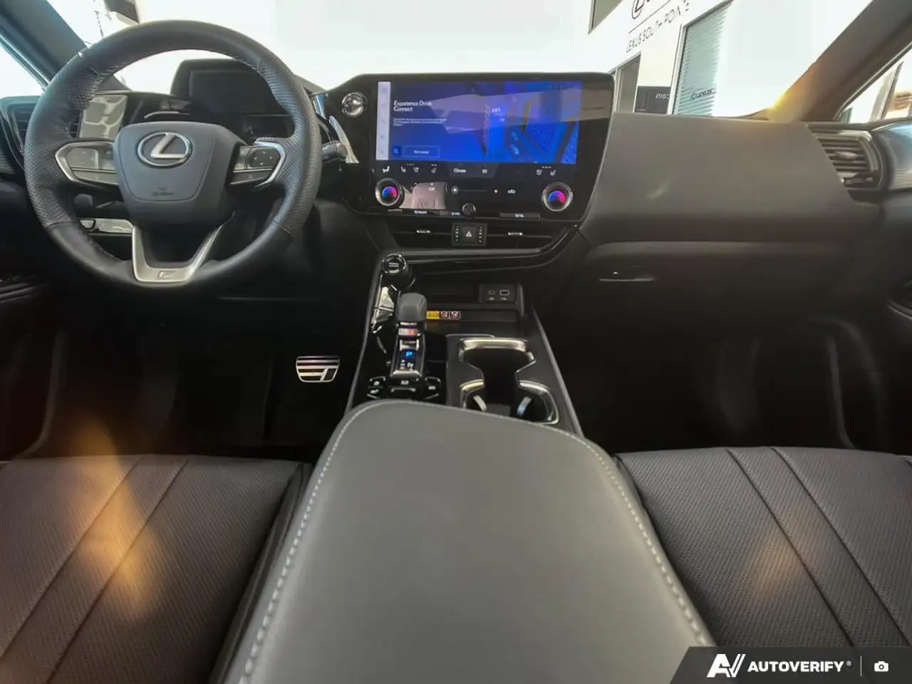 Lexus NX снимка Lexus NX