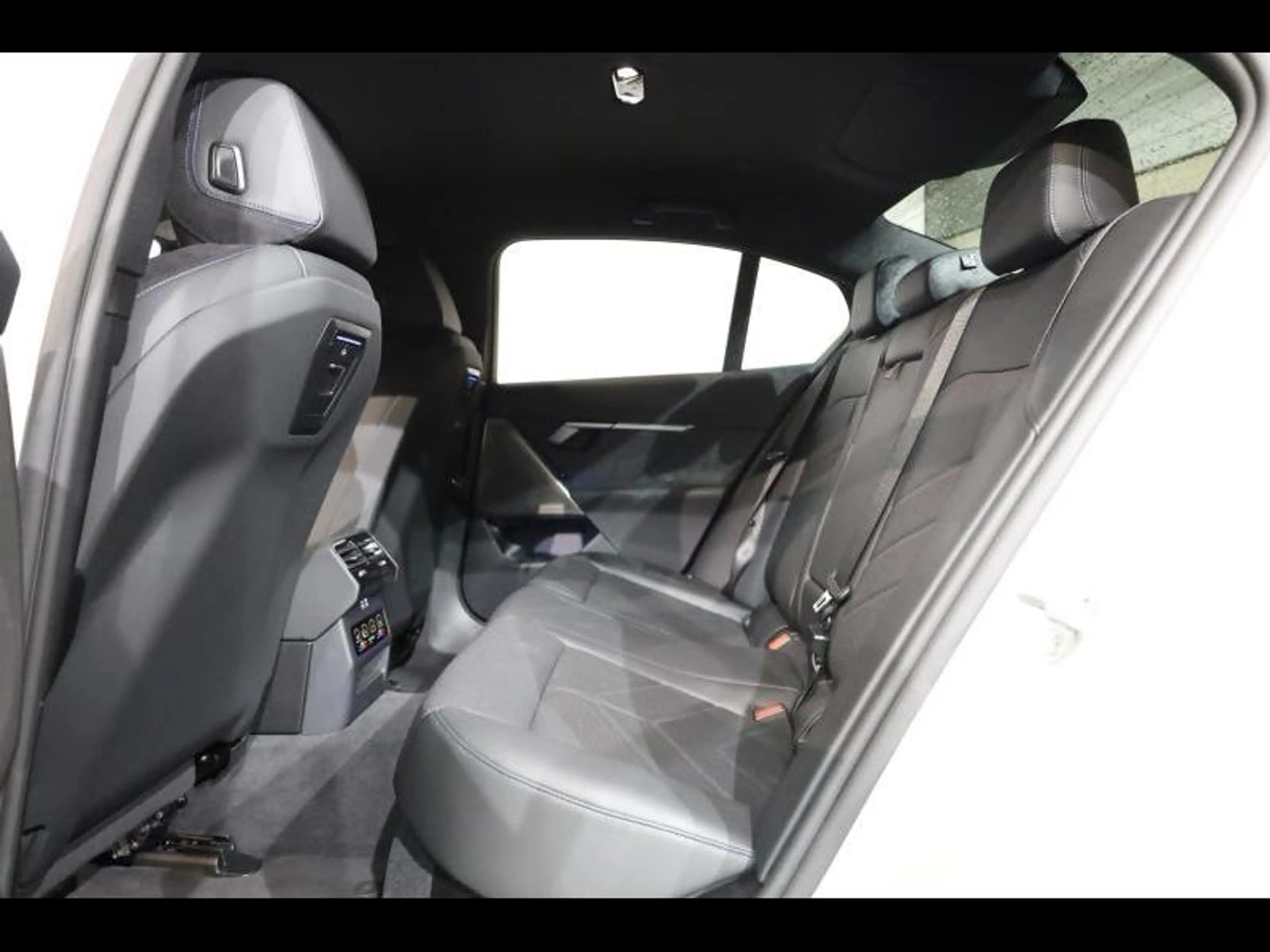BMW i5 eDrive40 Berline Kit M Sport — photo 10