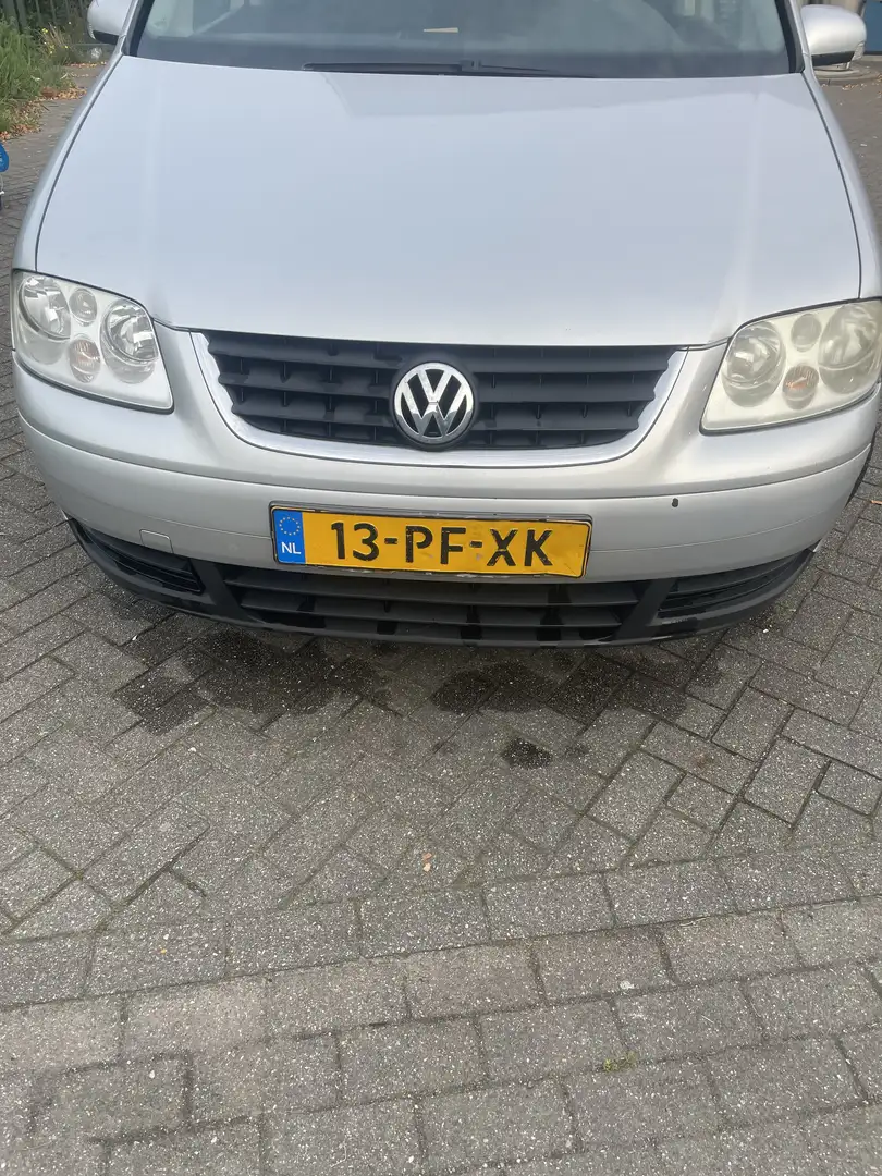 Volkswagen Touran 1.6-16V FSI Trendl. Grijs - 2