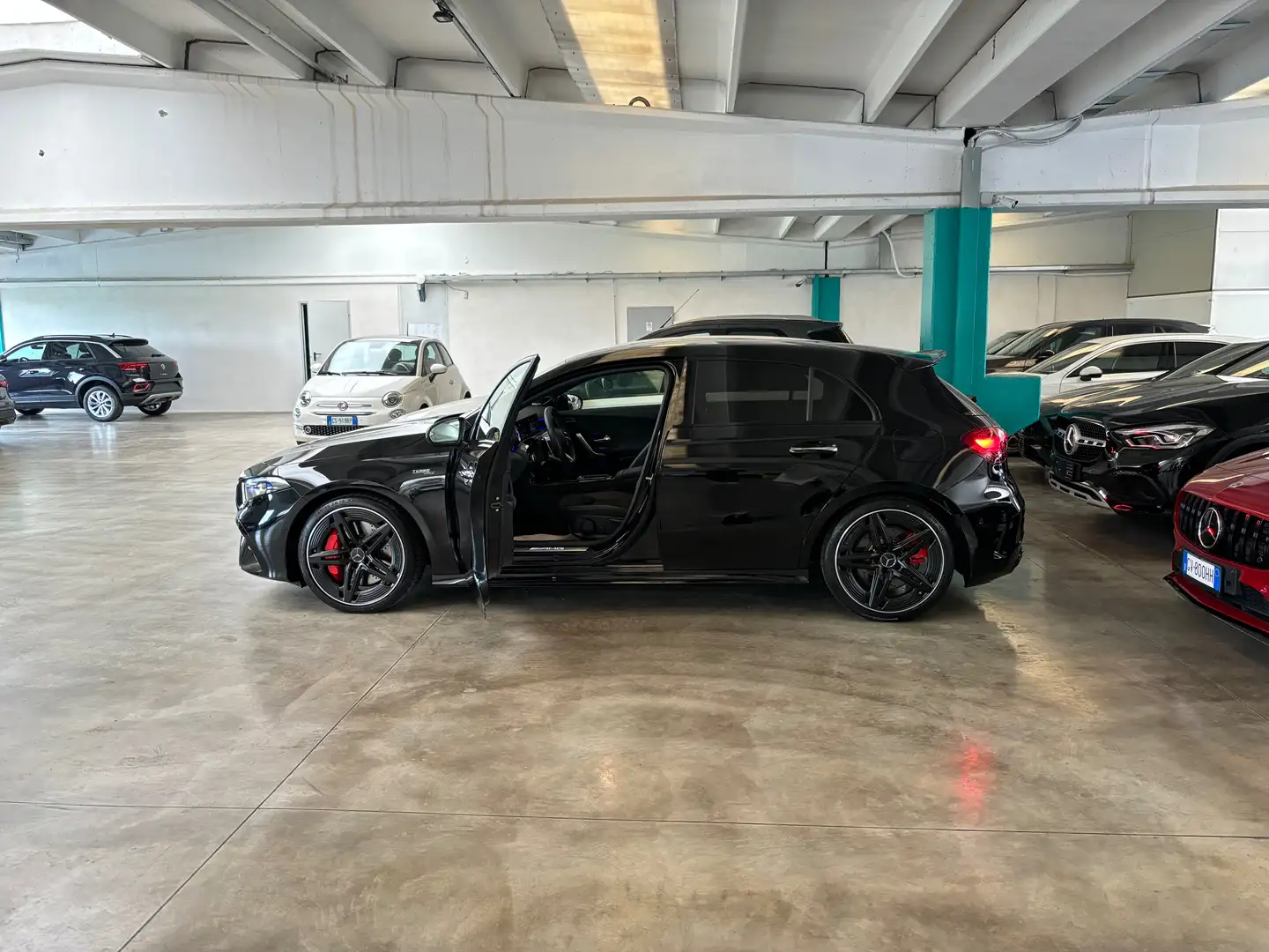 Mercedes-Benz A 35 AMG Classe A - W177 2023 Line Premium Plus 4matic auto Nero - 2