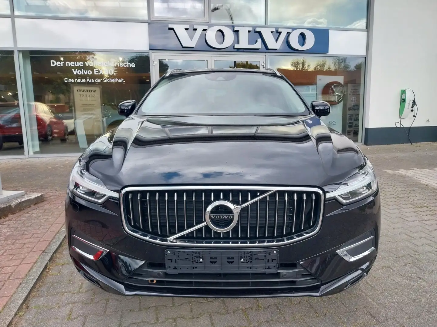 Volvo XC60 D4 Inscription AWD Noir - 2