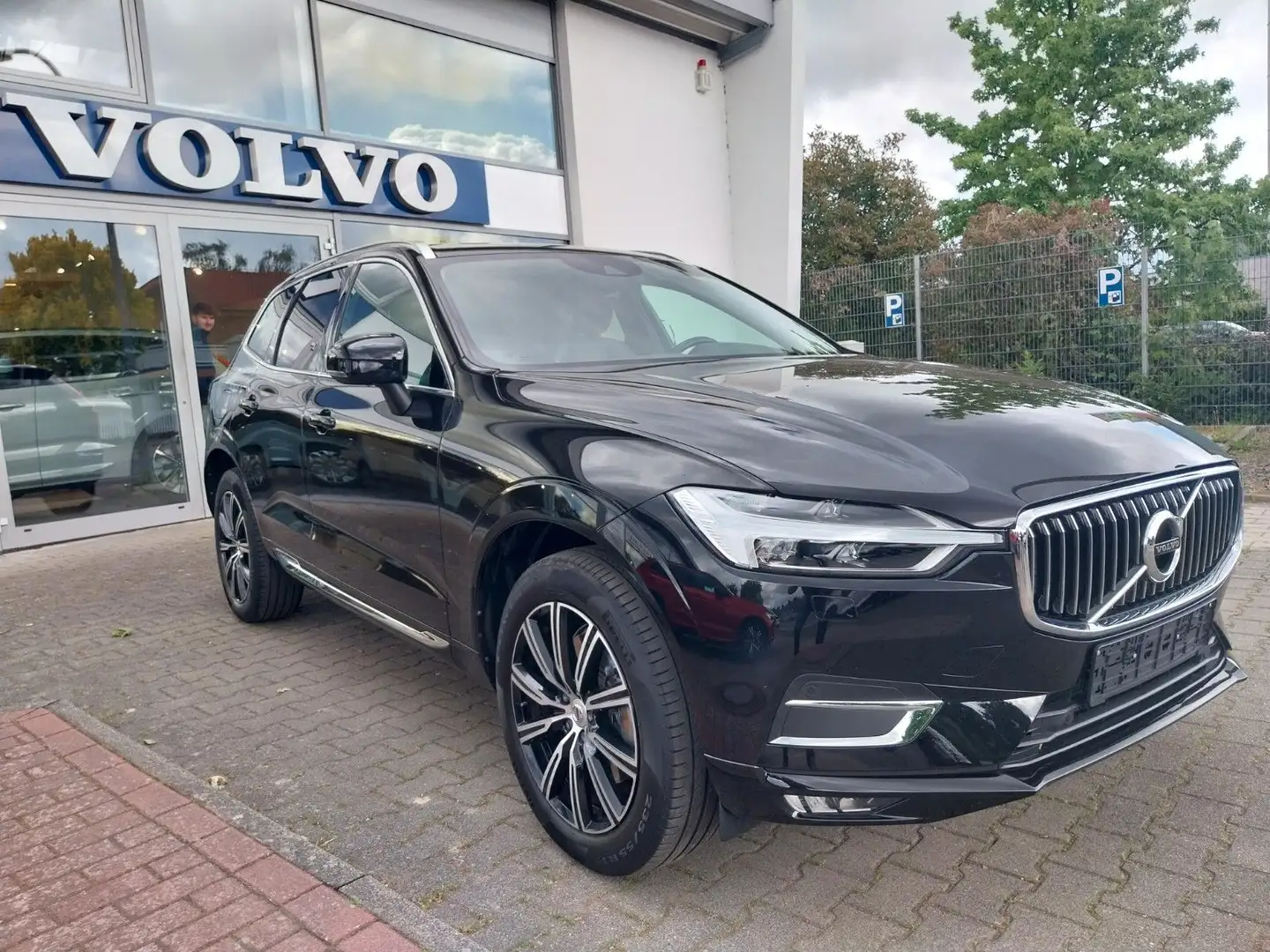 Volvo XC60 D4 Inscription AWD Noir - 1