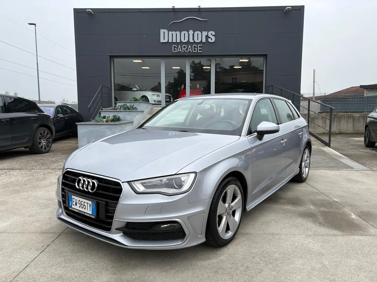 Audi A3 Sportback 1.6 tdi S-Line 110cv s-tronic E6-UNICOPR Argent - 1