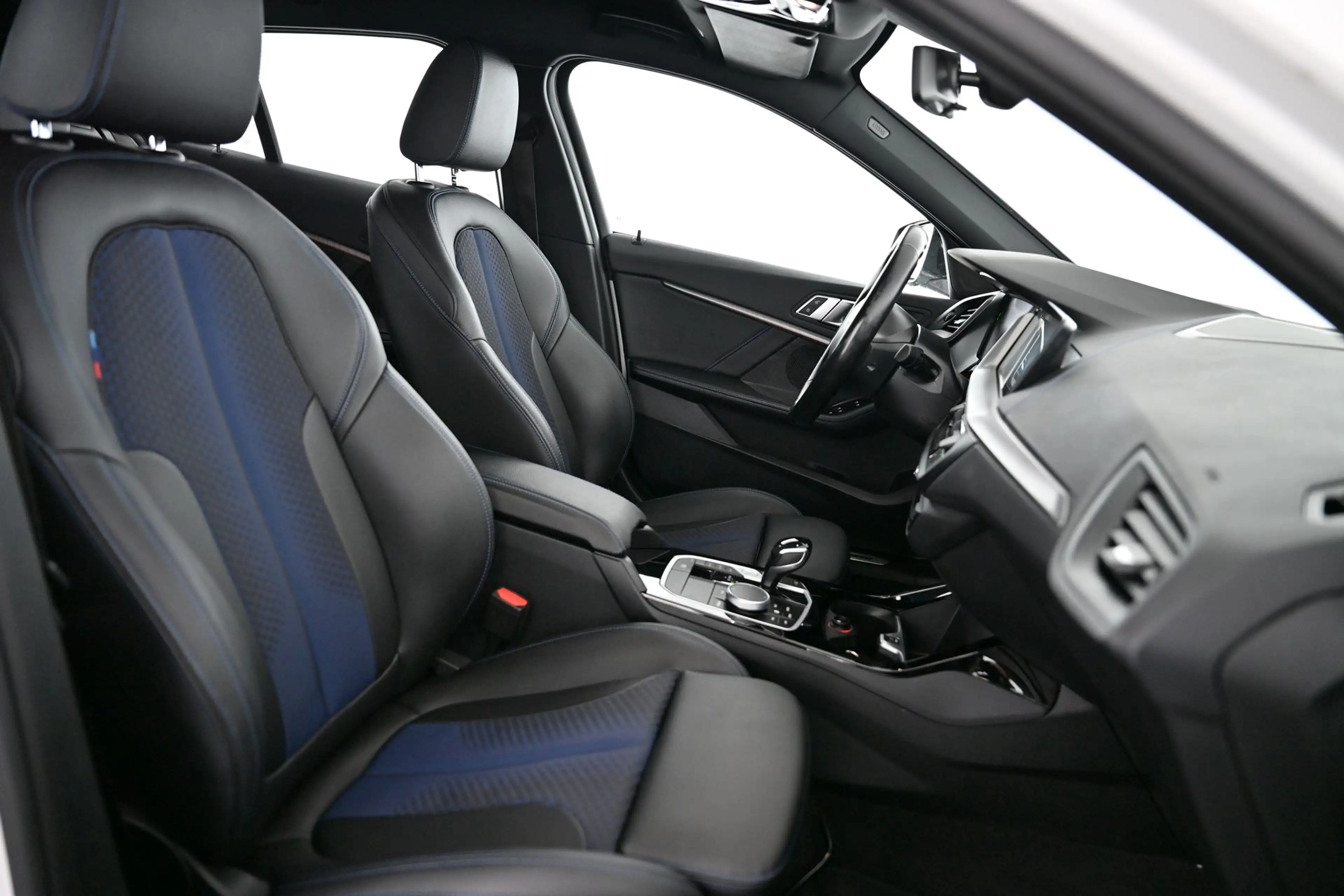 BMW 120 - 120 i 2.0 M-Sport Aut. Pickerl NEU — photo 33