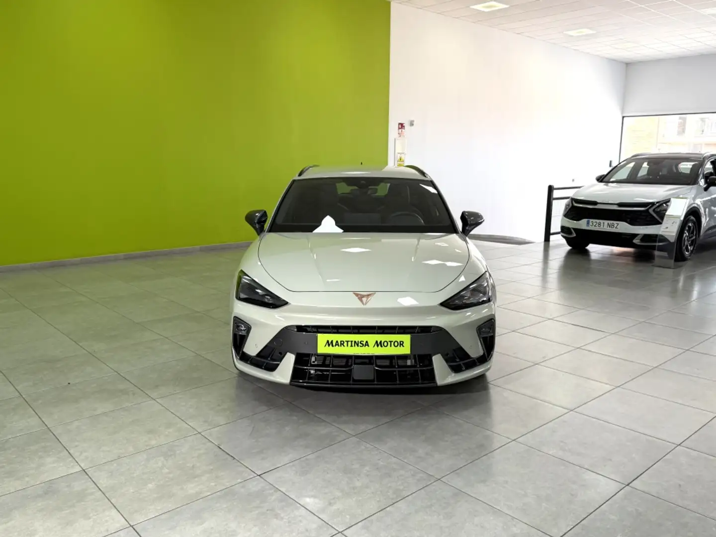 CUPRA Leon Sportstourer 1.5 eTSI 110 DSG Beige - 2