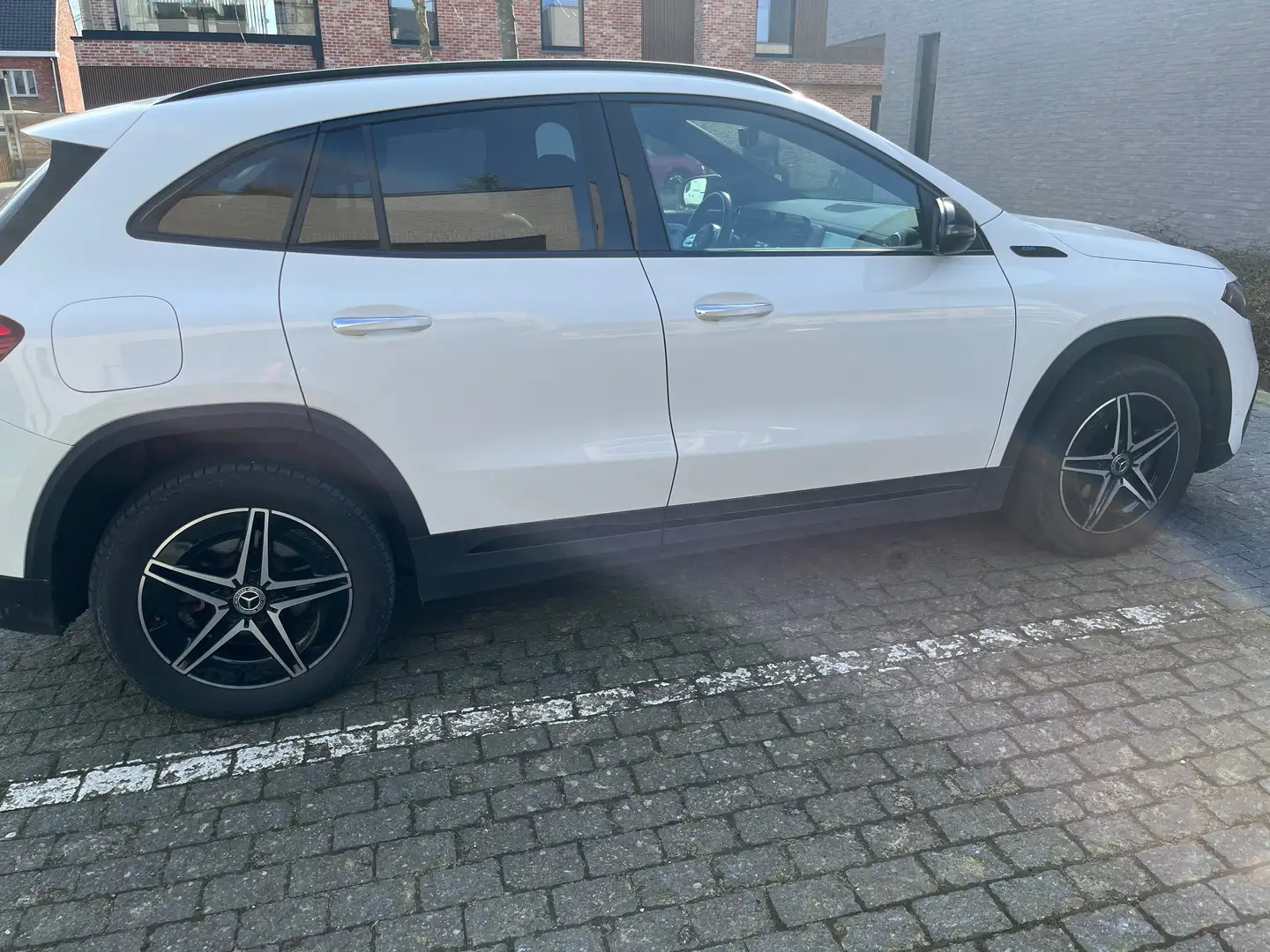 Mercedes-Benz EQA 250 EQA 250 AMG Line Blanc - 2