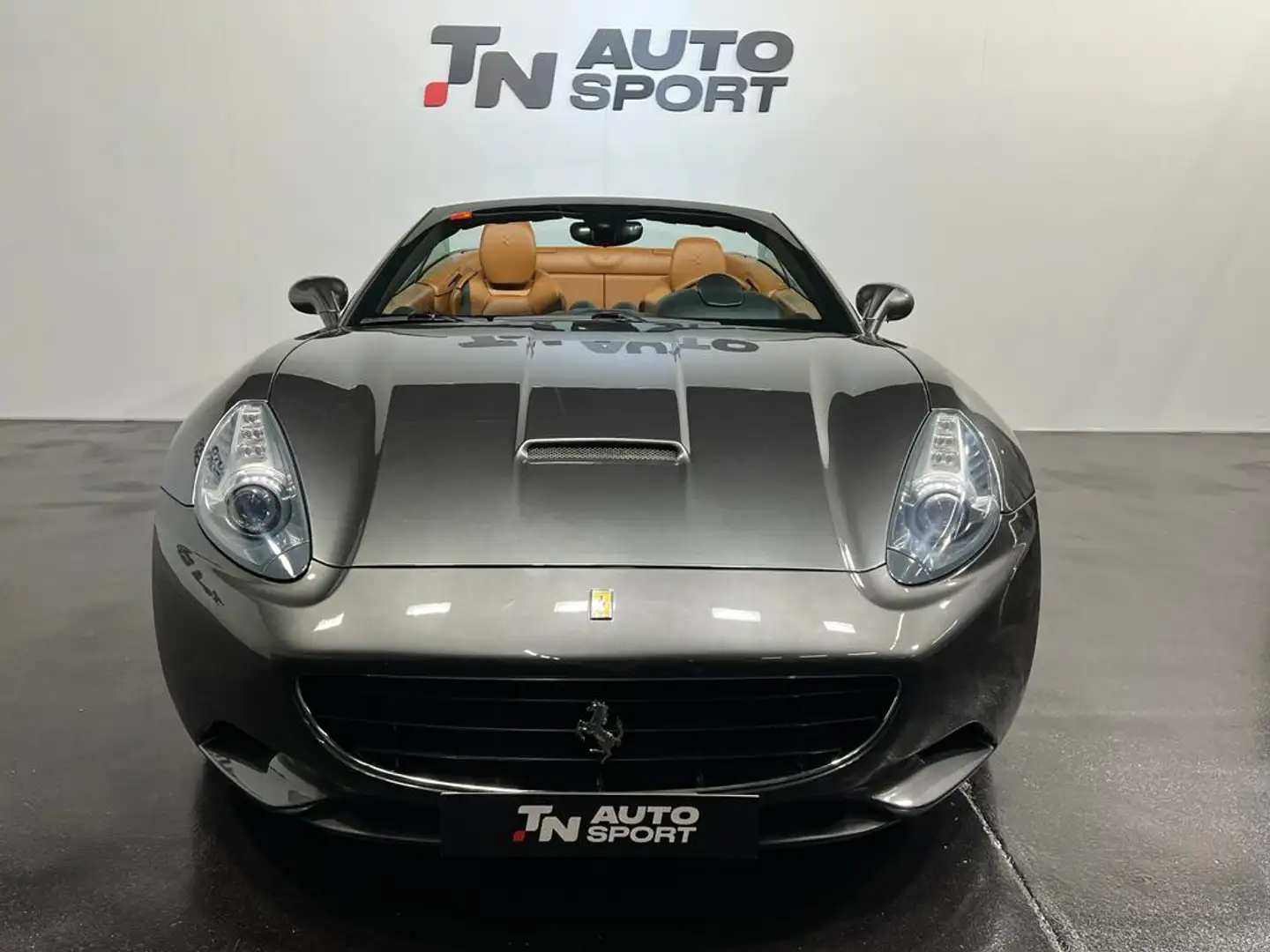 Ferrari California Descapotable Automático de 2 Puertas Gris - 2