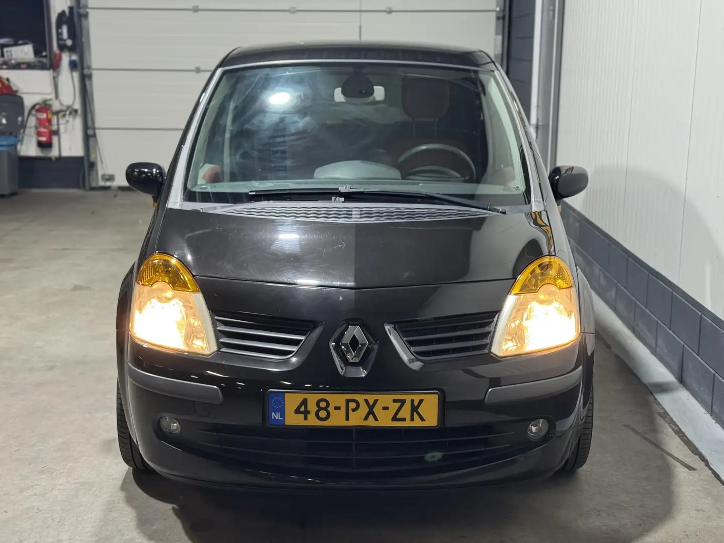 Renault Modus 1.4-16V Expression Luxe Zwart - 2