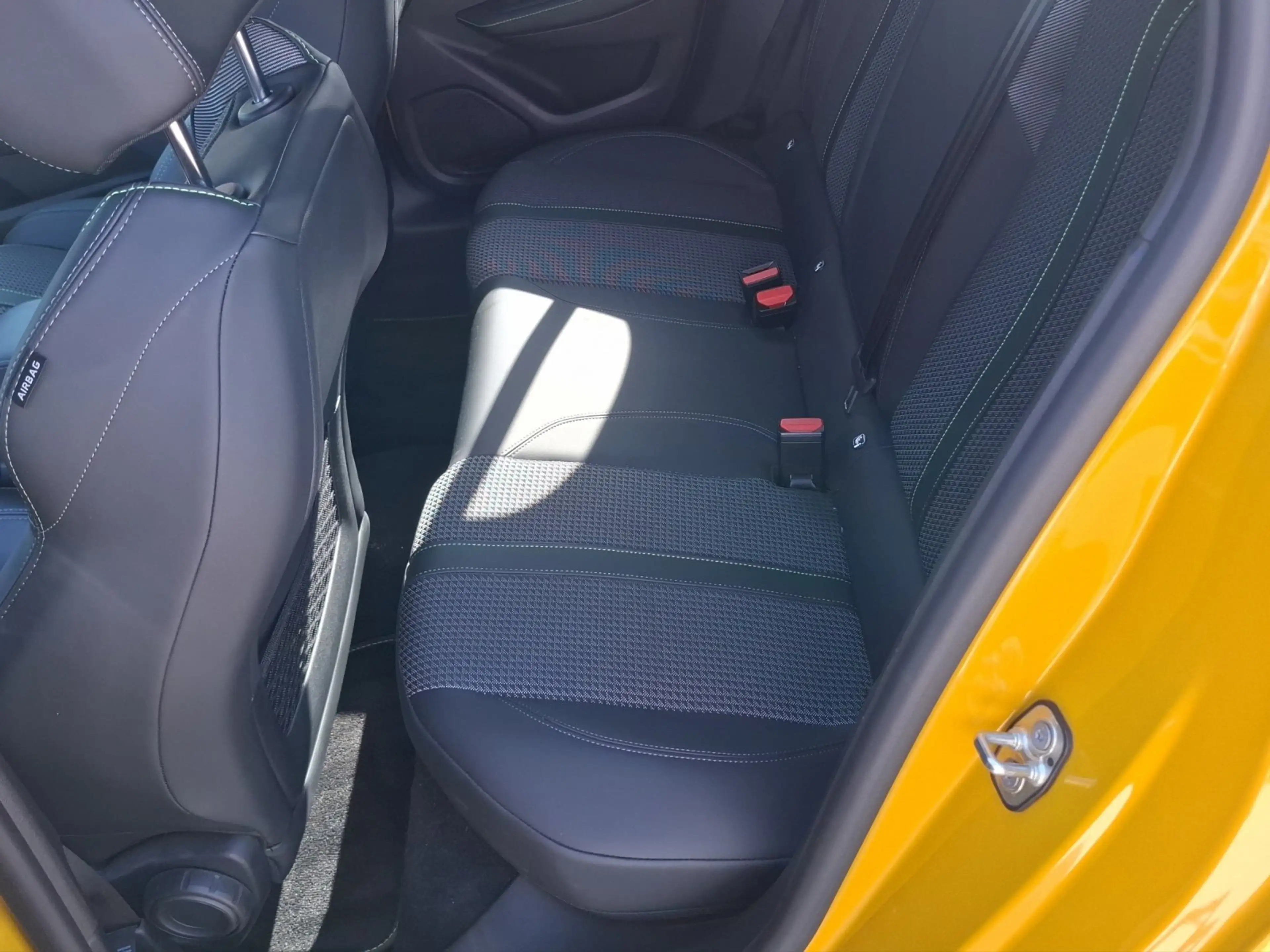 Peugeot e-208 208 e- GT+ Elektromotor 136 e- Kam.+LED+Navi+SHZ — photo 14
