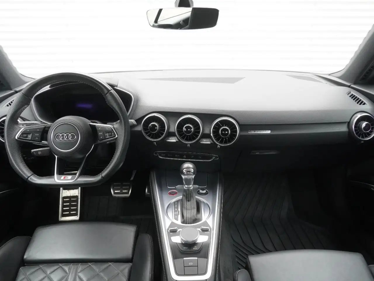 Audi TTS photo Audi TTS
