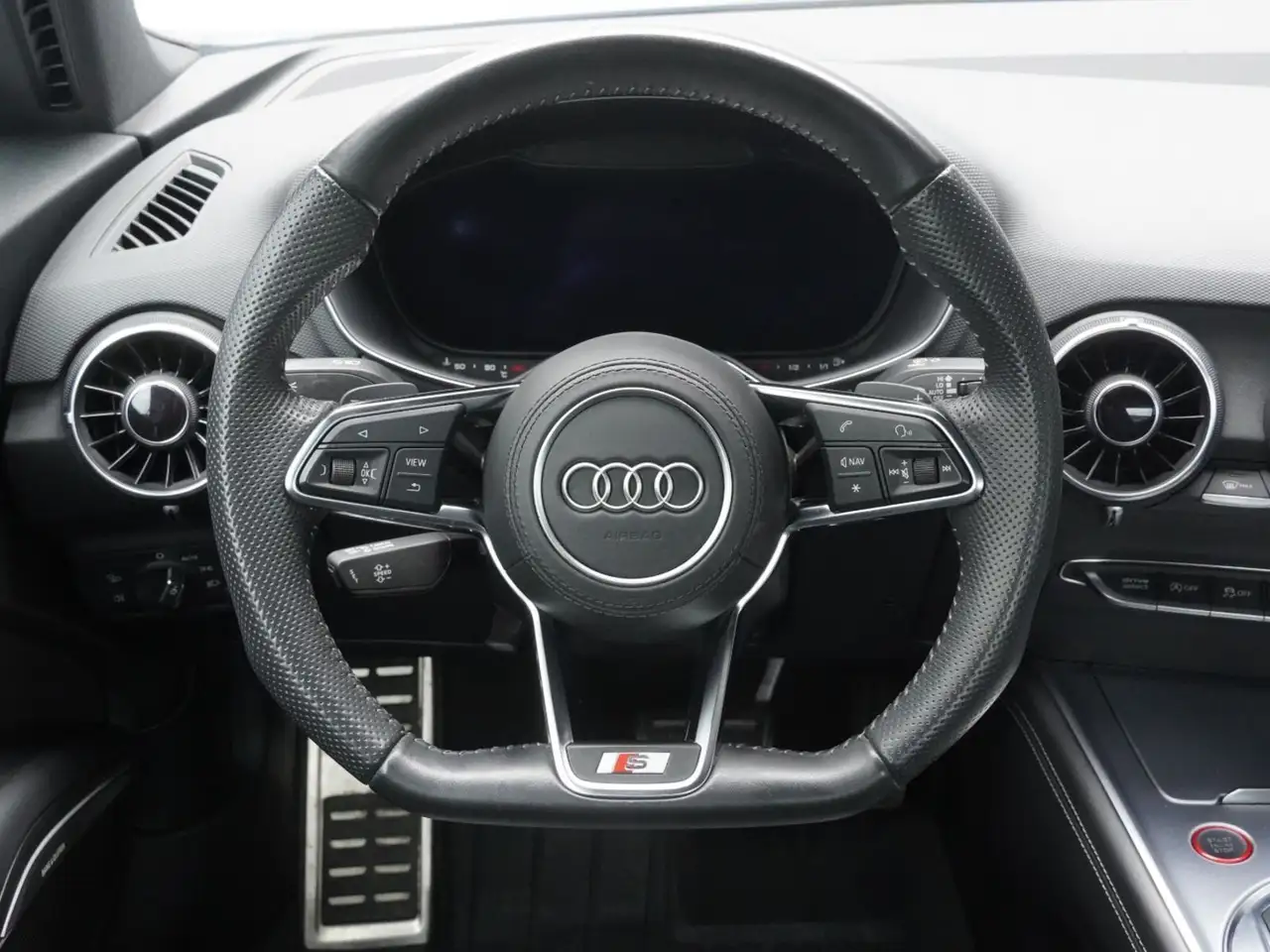 Audi TTS photo Audi TTS