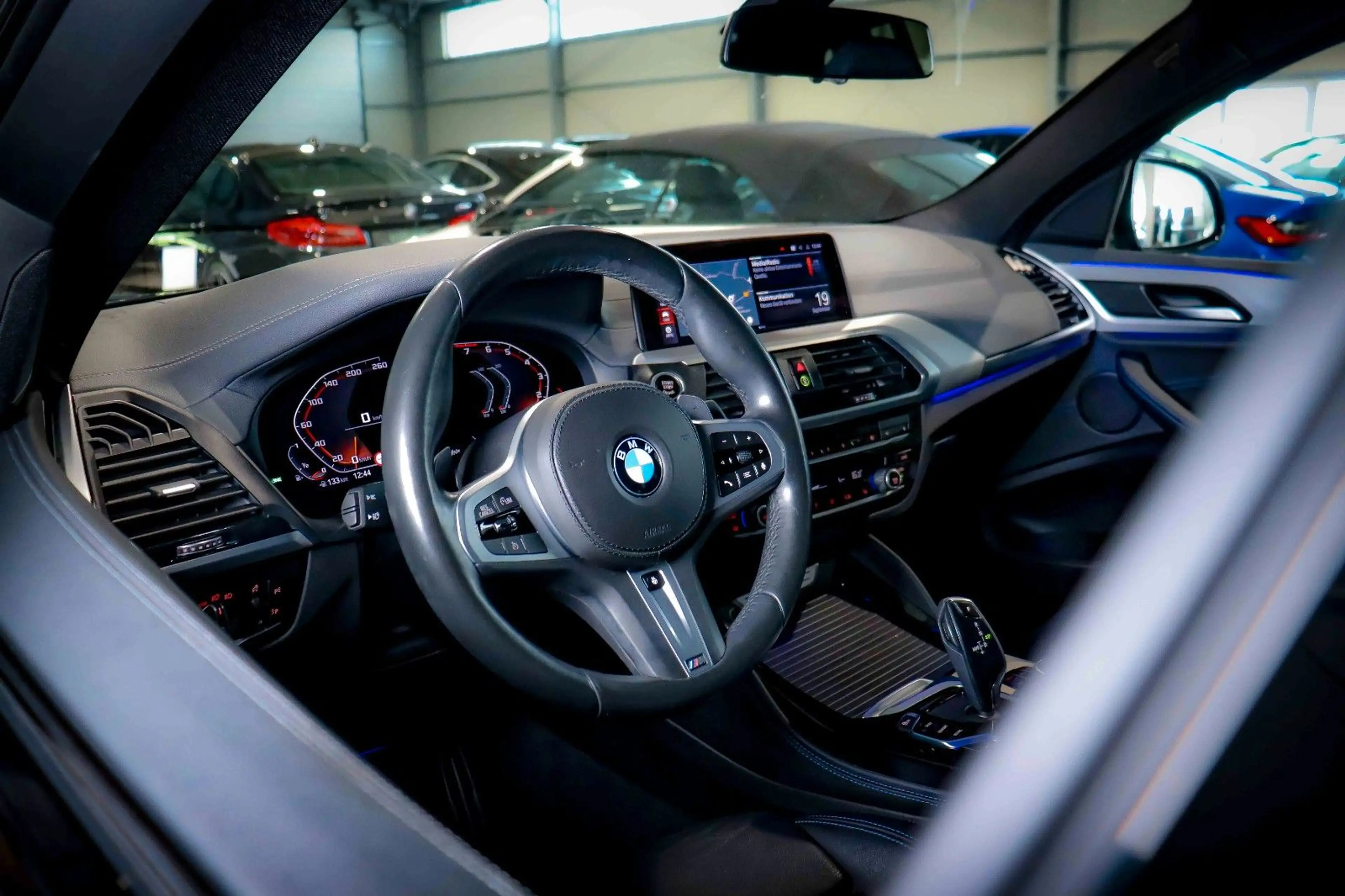 BMW X4 M i xD NAVI PROF*HuD*SPUR*AHK*KEYLESS*SHADOW — photo 13
