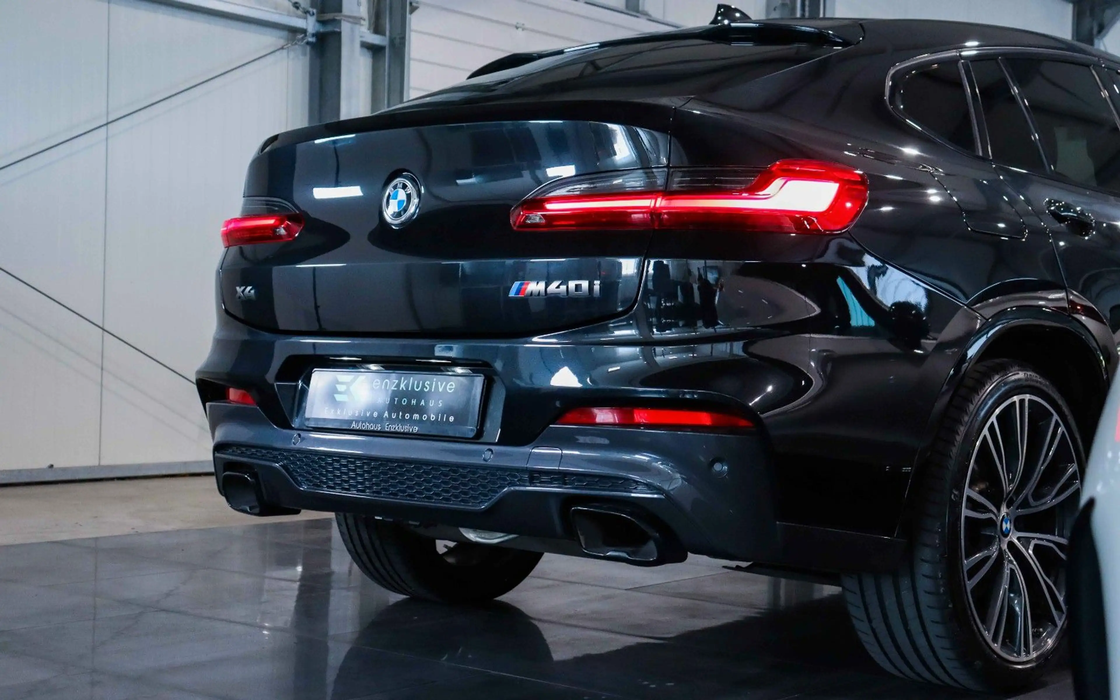 BMW X4 M i xD NAVI PROF*HuD*SPUR*AHK*KEYLESS*SHADOW — photo 10