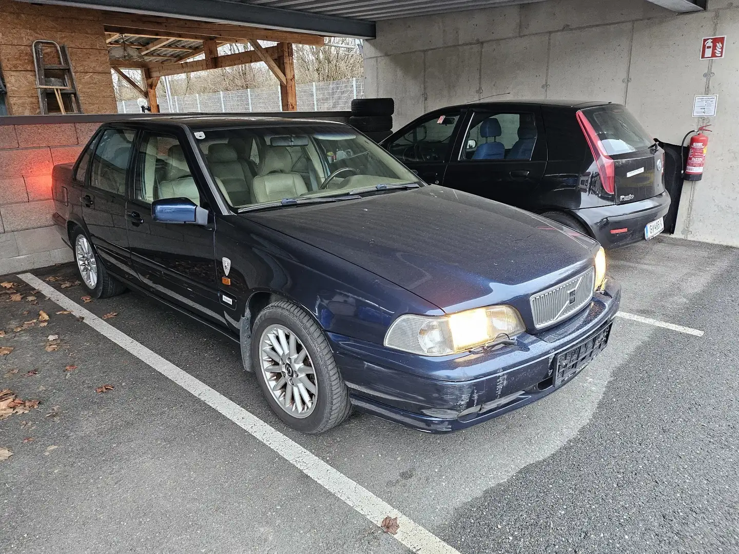 Volvo S70 T-5 Klassik Aut. Modrá - 1