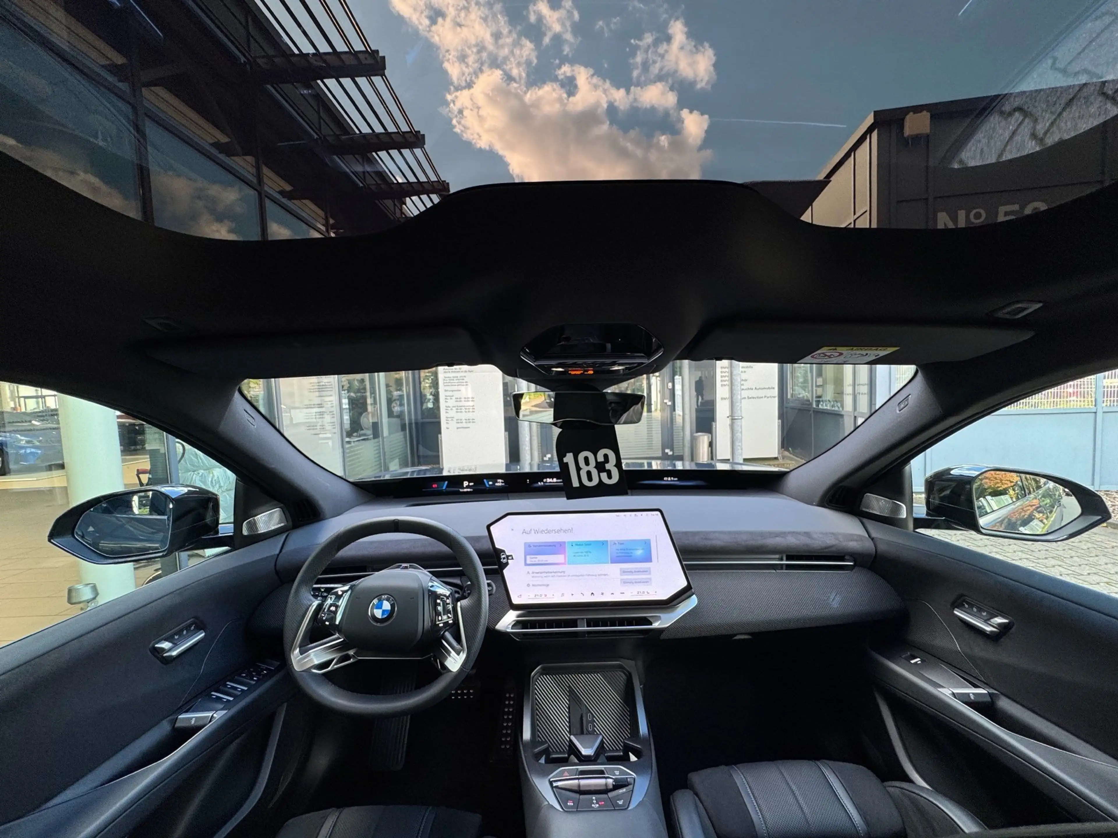 BMW iX3 50 xDrive M Sport Pro h&k PANO Vision AHK DA+ — photo 2