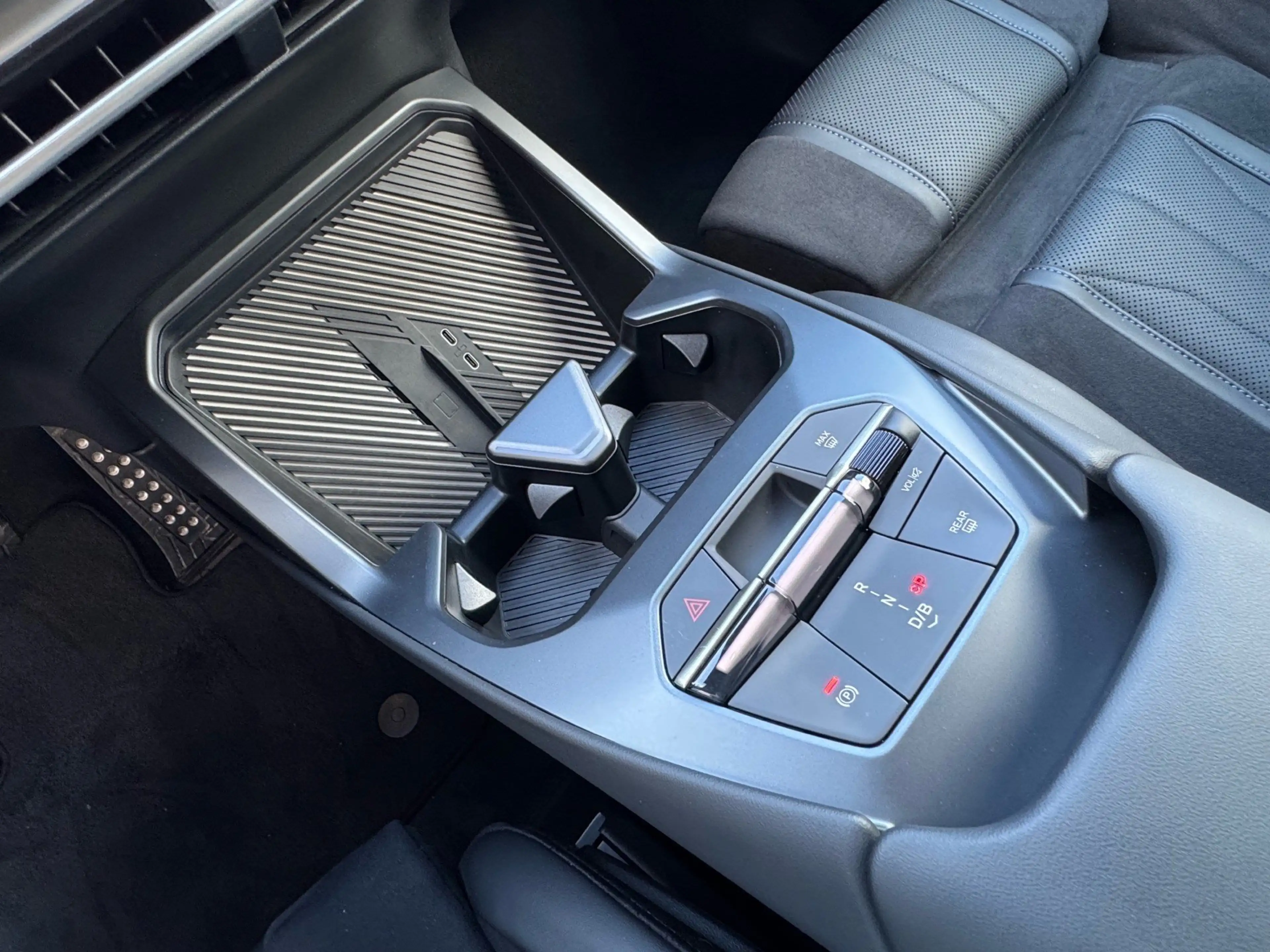 BMW iX3 50 xDrive M Sport Pro h&k PANO Vision AHK DA+ — photo 15