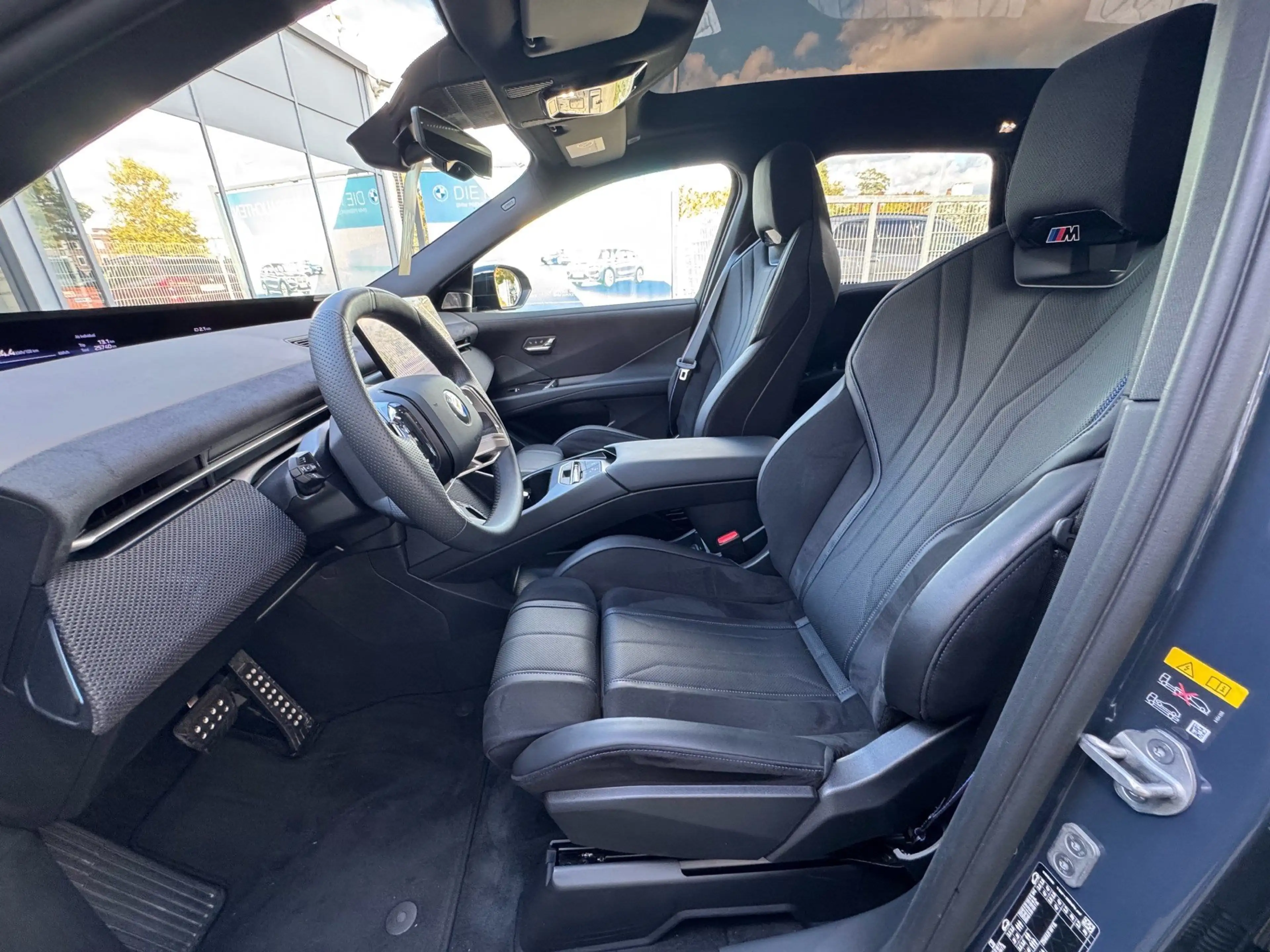 BMW iX3 50 xDrive M Sport Pro h&k PANO Vision AHK DA+ — photo 4