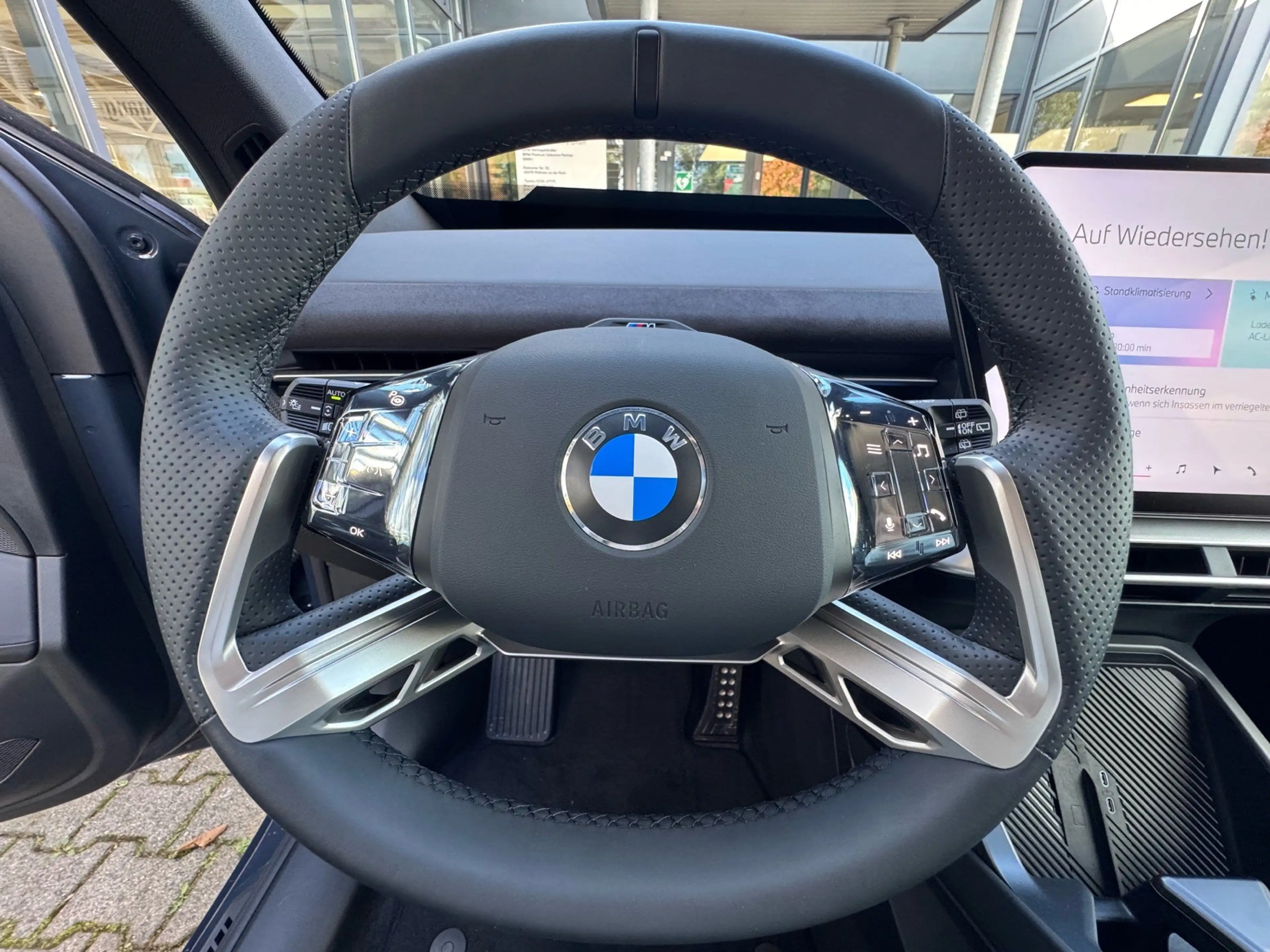 BMW iX3 50 xDrive M Sport Pro h&k PANO Vision AHK DA+ — photo 6