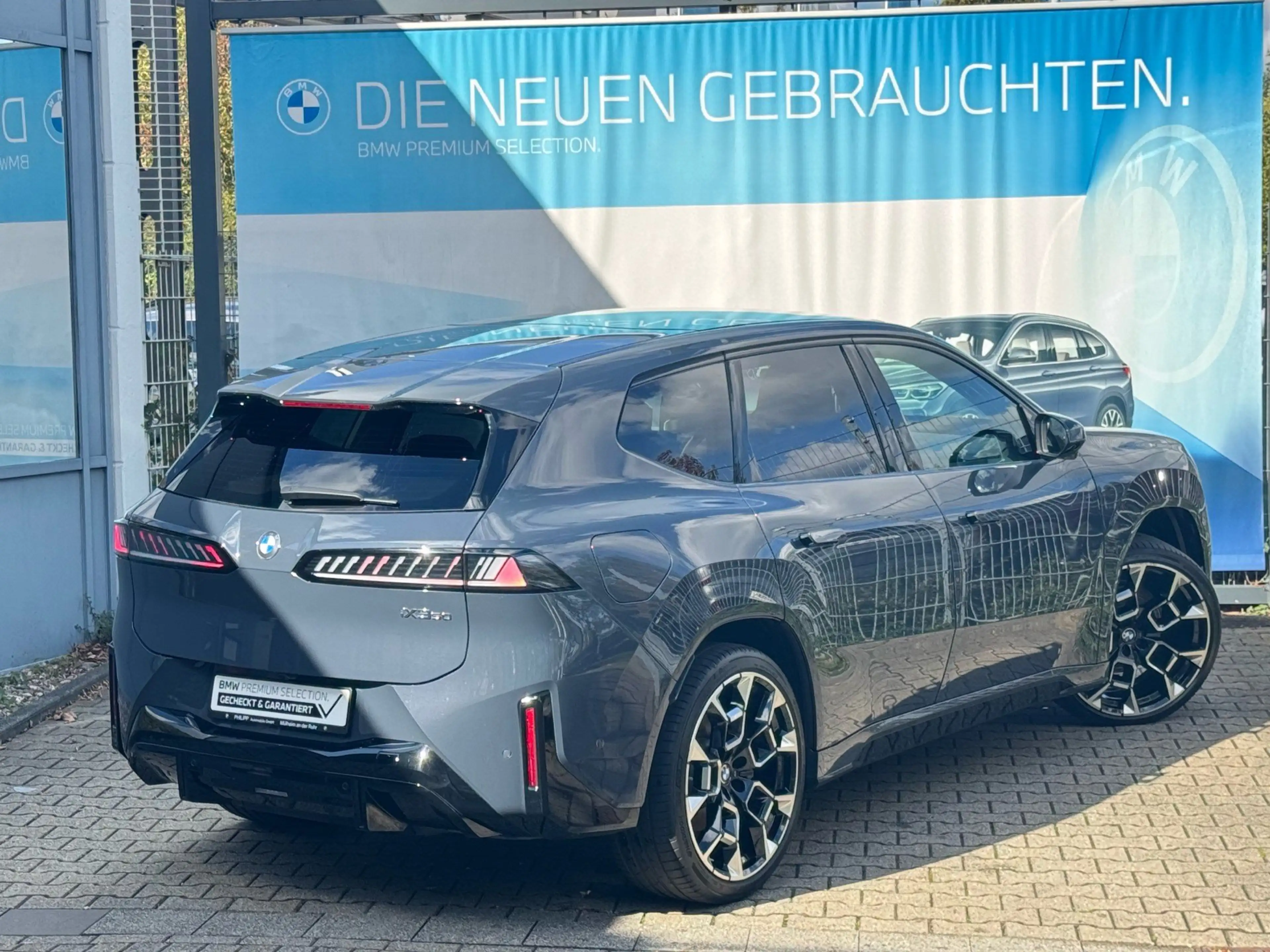 BMW iX3 50 xDrive M Sport Pro h&k PANO Vision AHK DA+ — photo 3