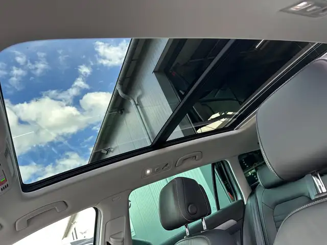 Volkswagen Passat view 17