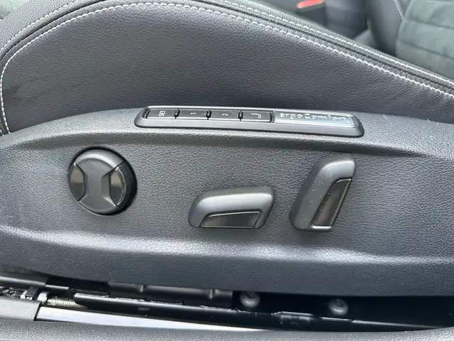 Volkswagen Passat view 16