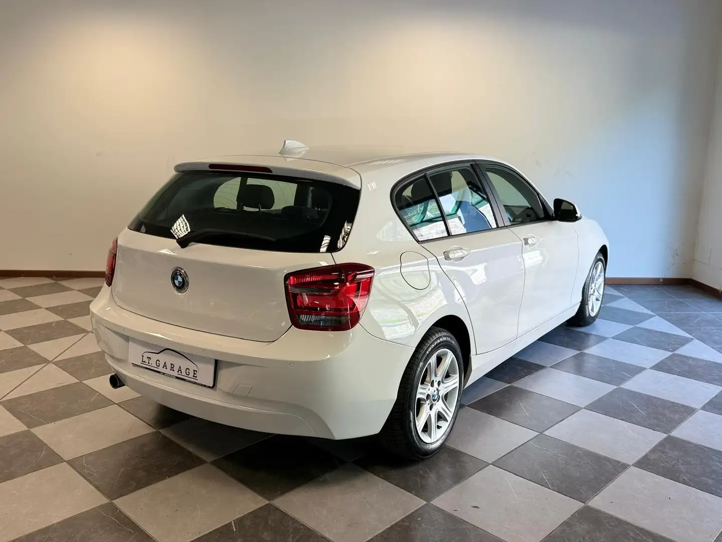 BMW 116 116i 5p Urban Bianco - 2