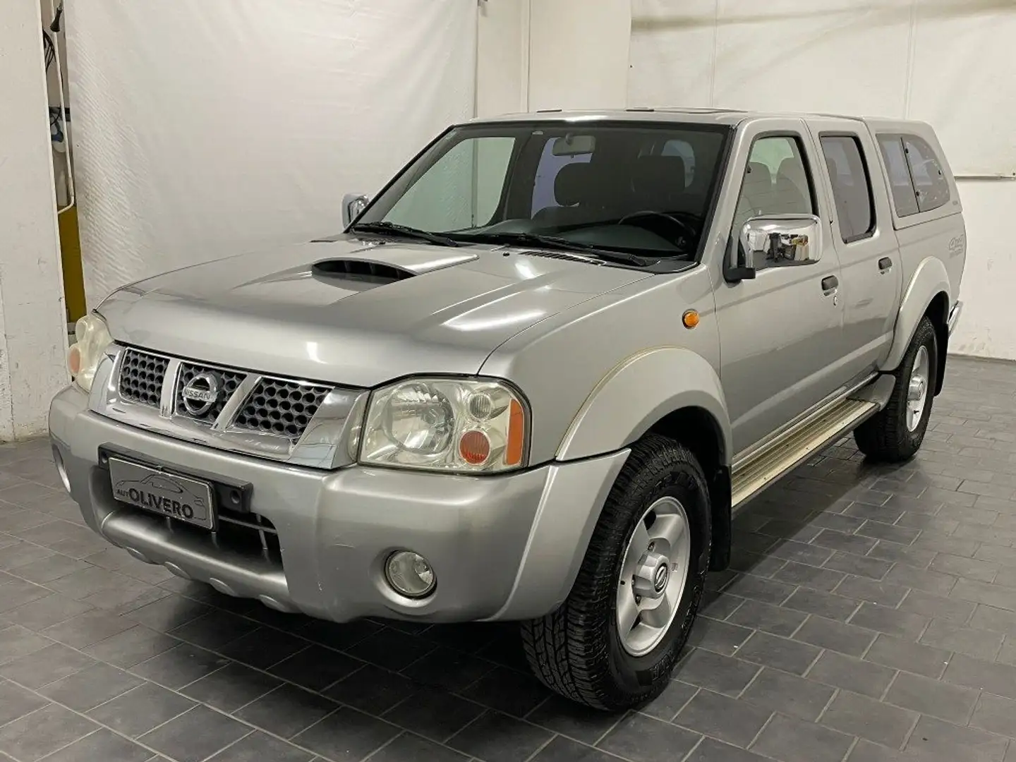 Nissan Navara Pick-up 2.5 TD 4 porte Double Cab-TETTO Gris - 2