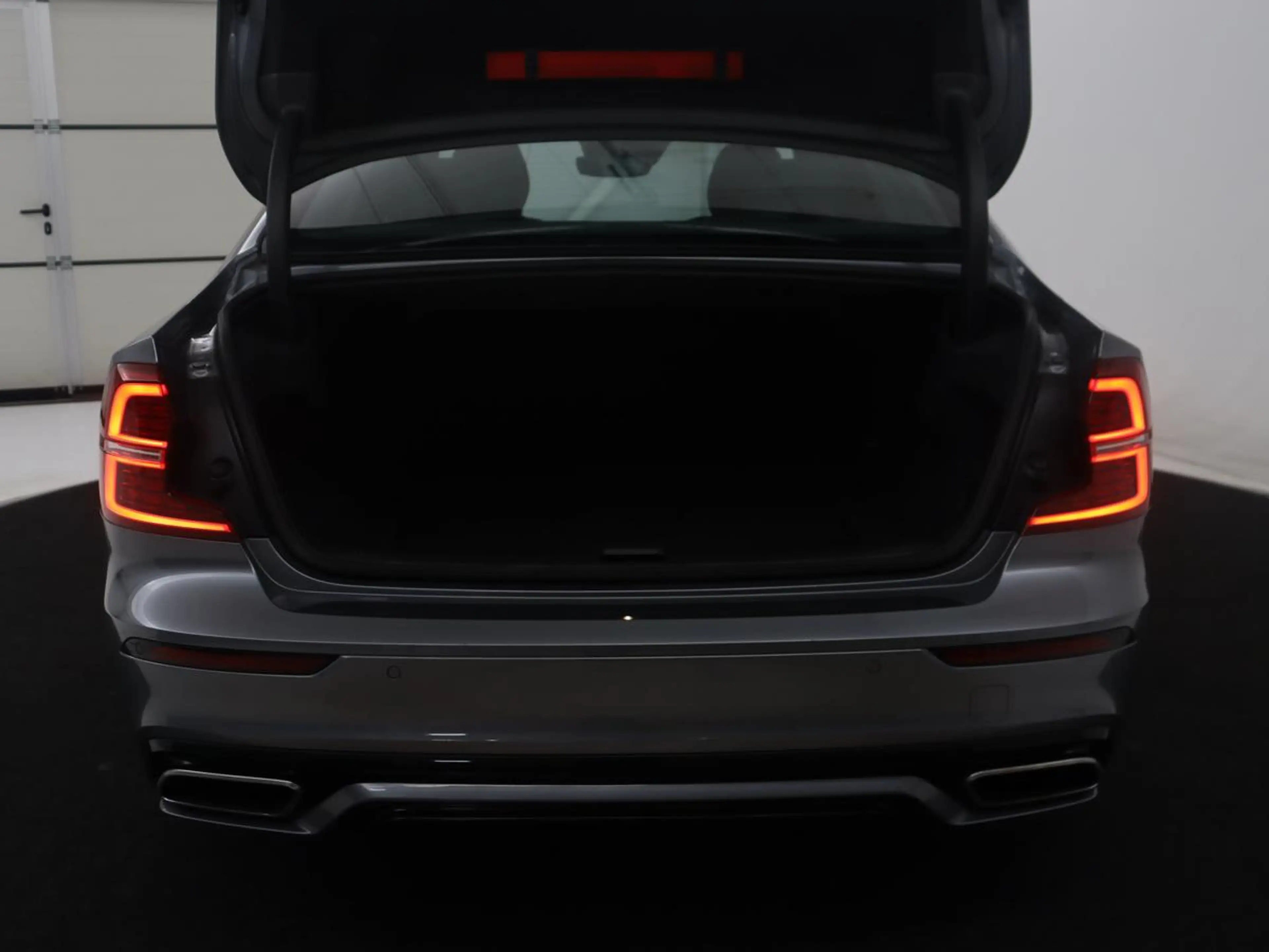 Volvo S60 2.0 T4 R-Design | Stoelverwarming | LED | Navigati — photo 10