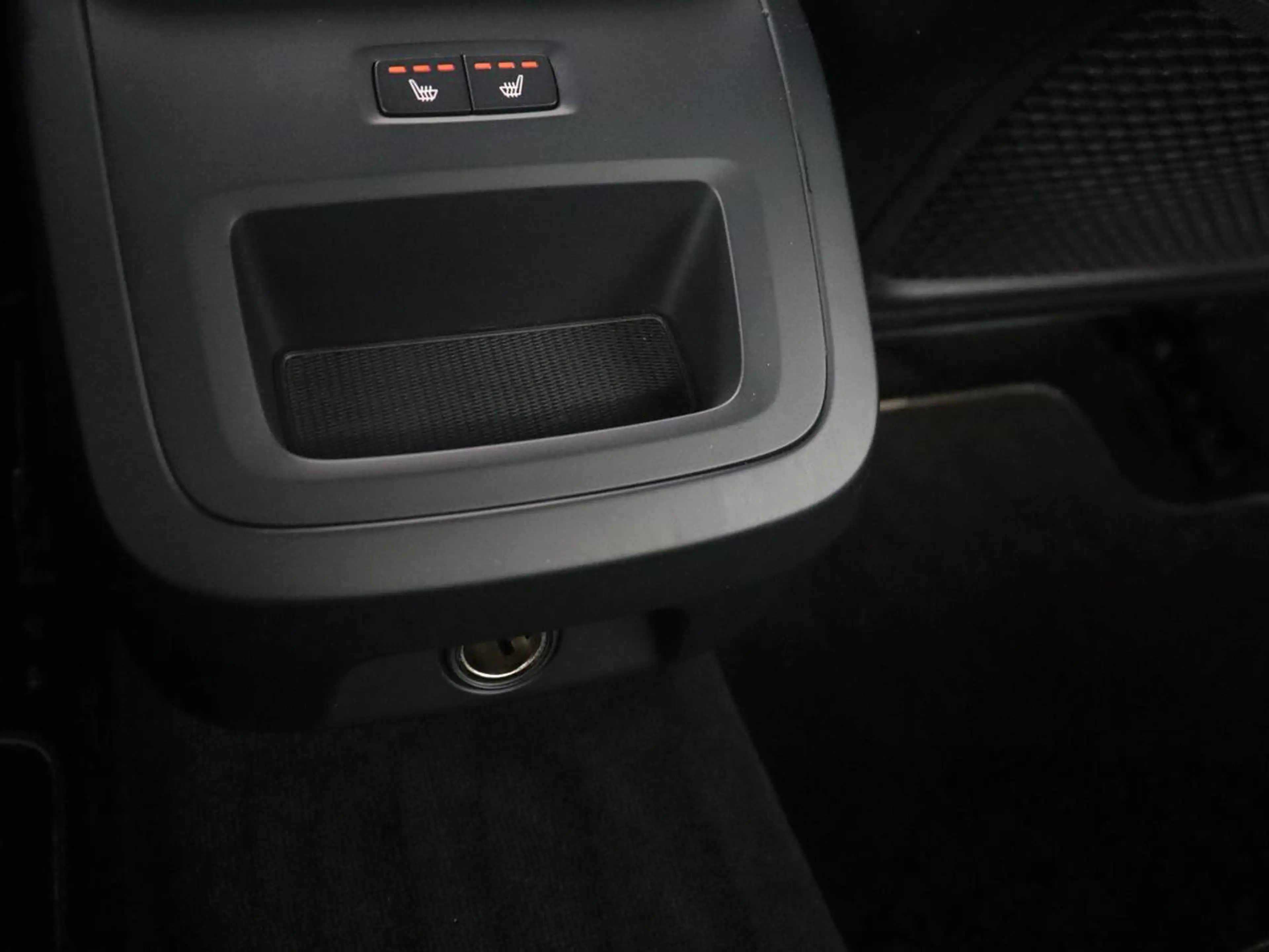 Volvo S60 2.0 T4 R-Design | Stoelverwarming | LED | Navigati — photo 6