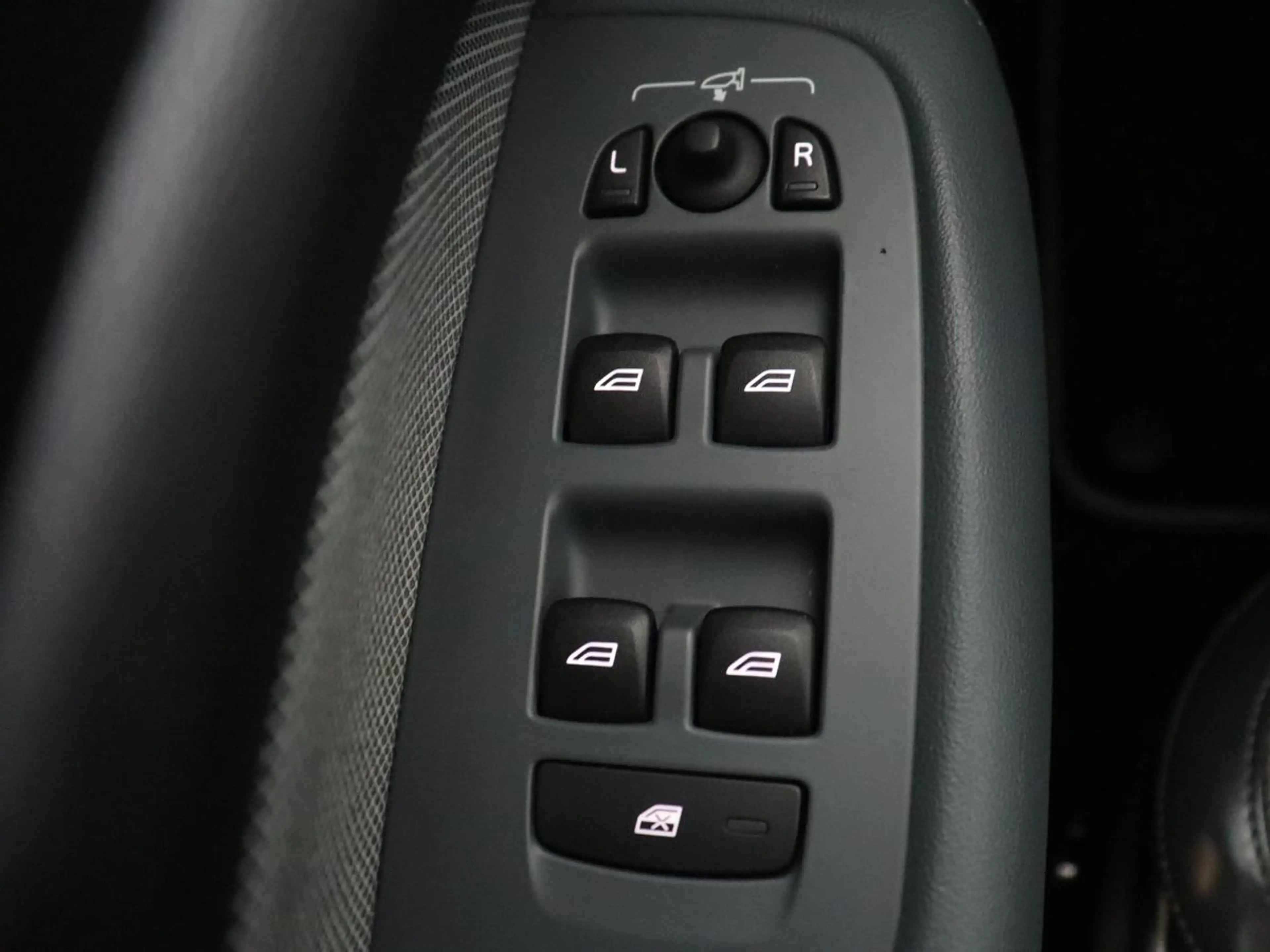 Volvo S60 2.0 T4 R-Design | Stoelverwarming | LED | Navigati — photo 32
